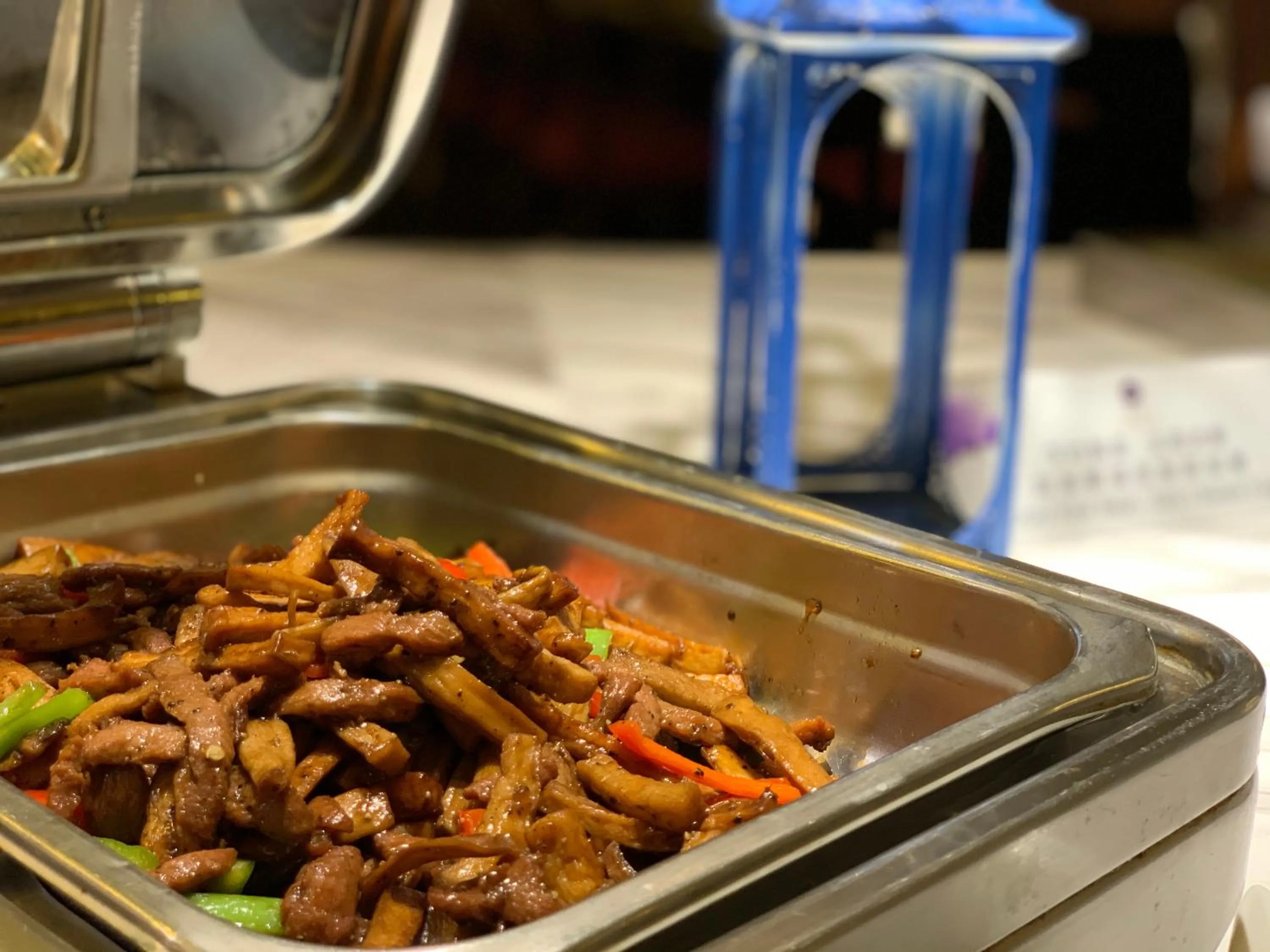 Restaurant/places to eat in Grand Mercure Hotel Hualing