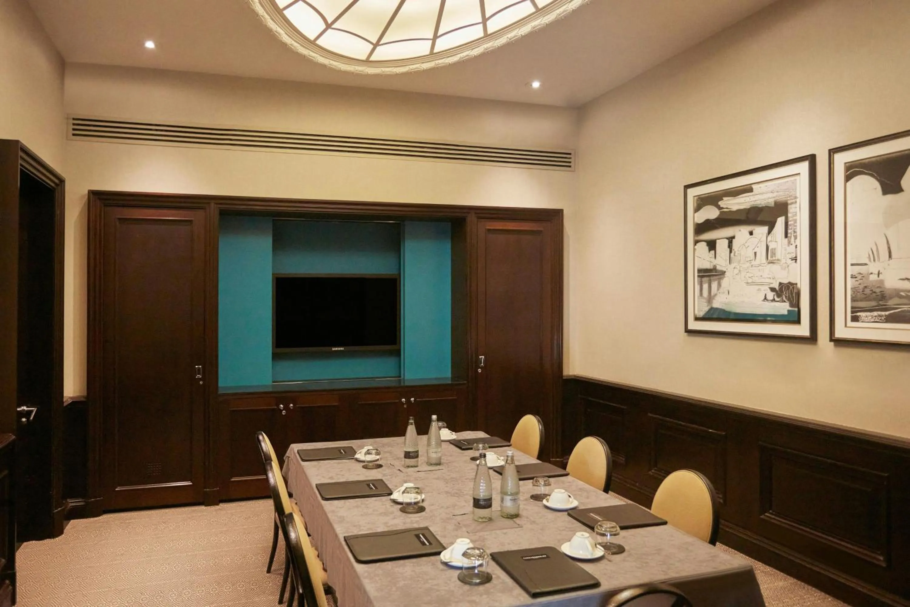 Meeting/conference room in Threadneedles, Autograph Collection