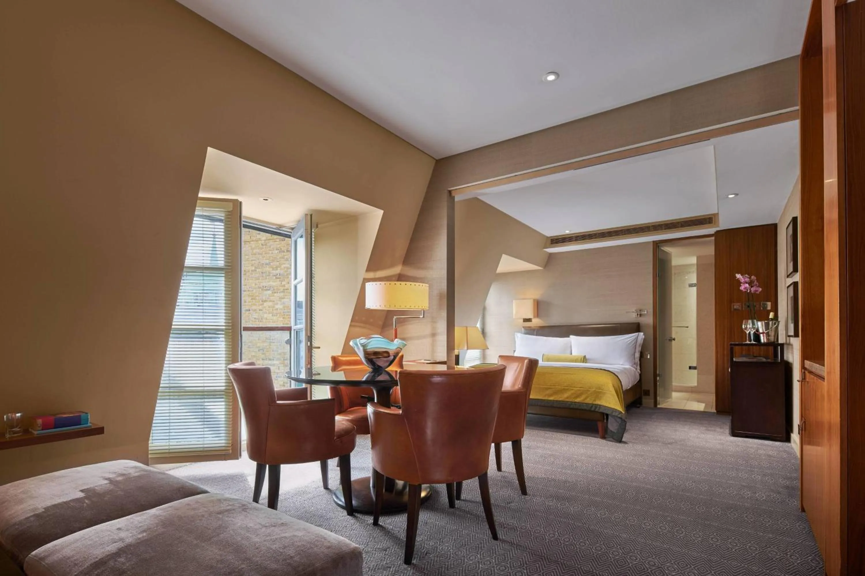 Photo of the whole room, Bed in Threadneedles, Autograph Collection