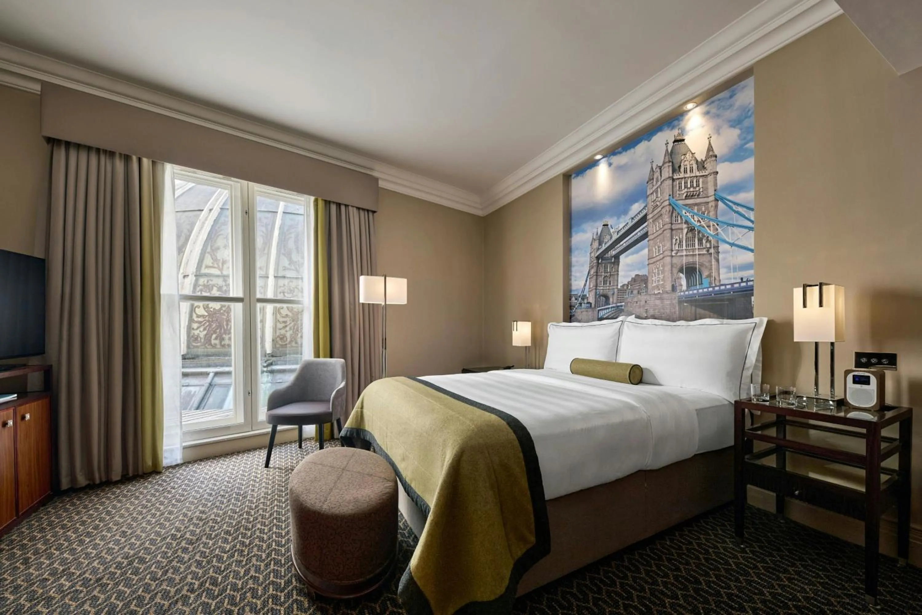 Photo of the whole room, Bed in Threadneedles, Autograph Collection