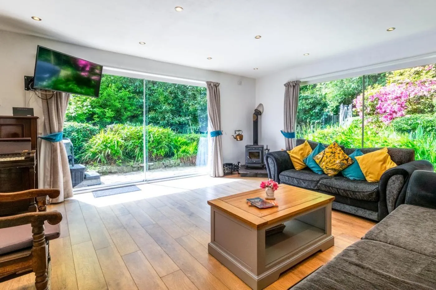 2 Bed in Pwllheli oc-wag560