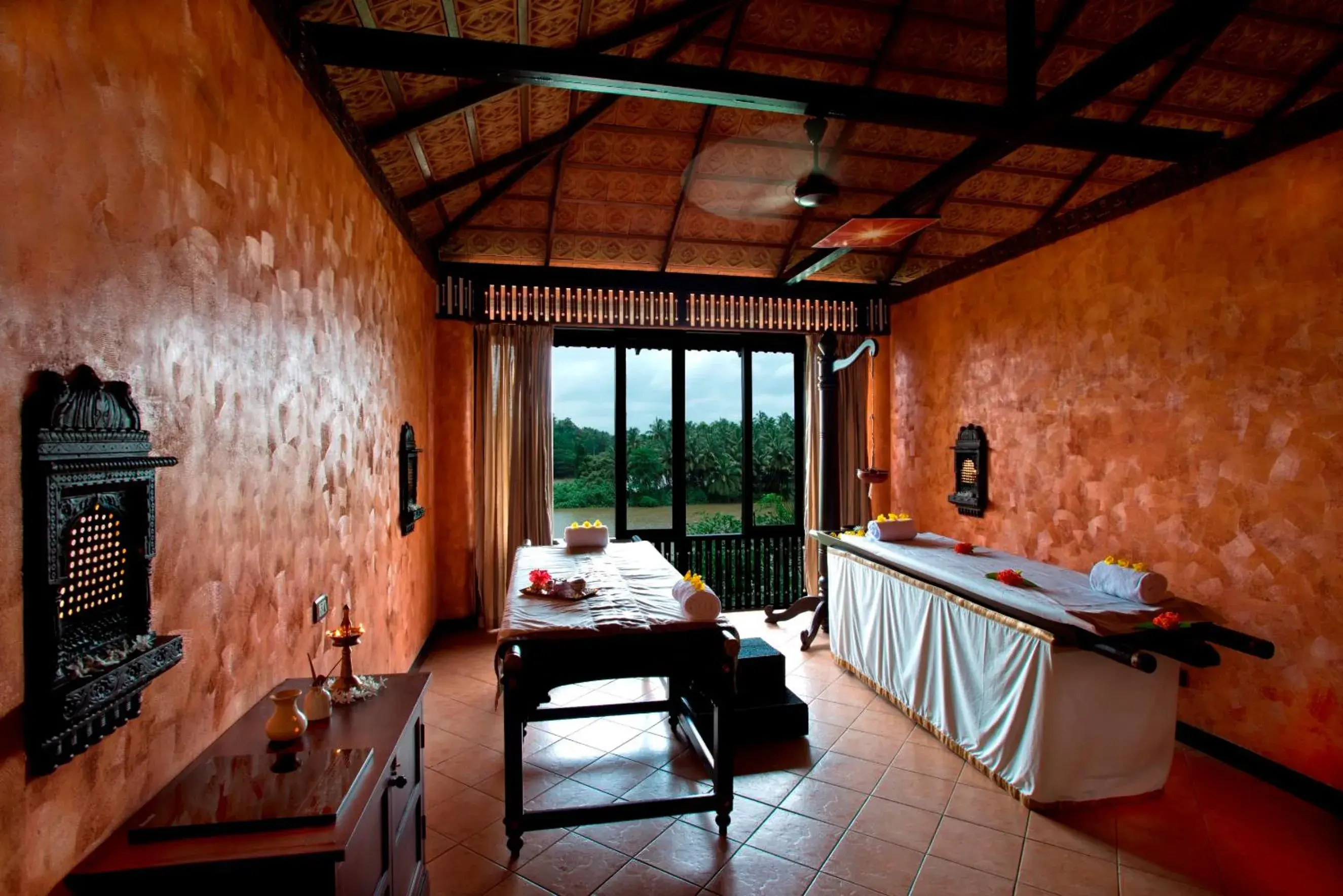 Spa and wellness centre/facilities in The Raviz Kadavu, Kozhikode Spa and wellness centre/facilities in The Raviz Kadavu, Kozhikode