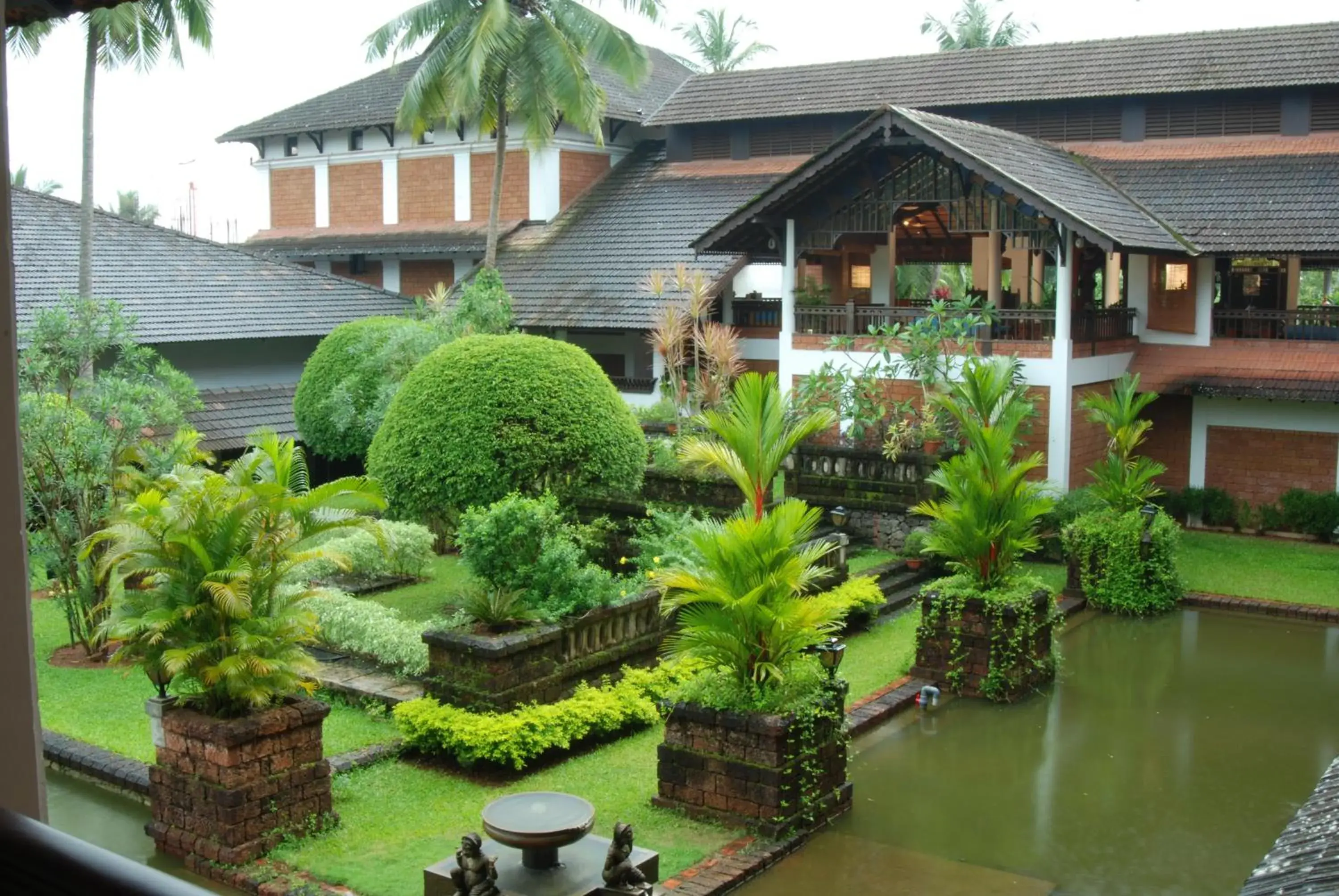 Facade/entrance in The Raviz Kadavu, Kozhikode Facade/entrance in The Raviz Kadavu, Kozhikode