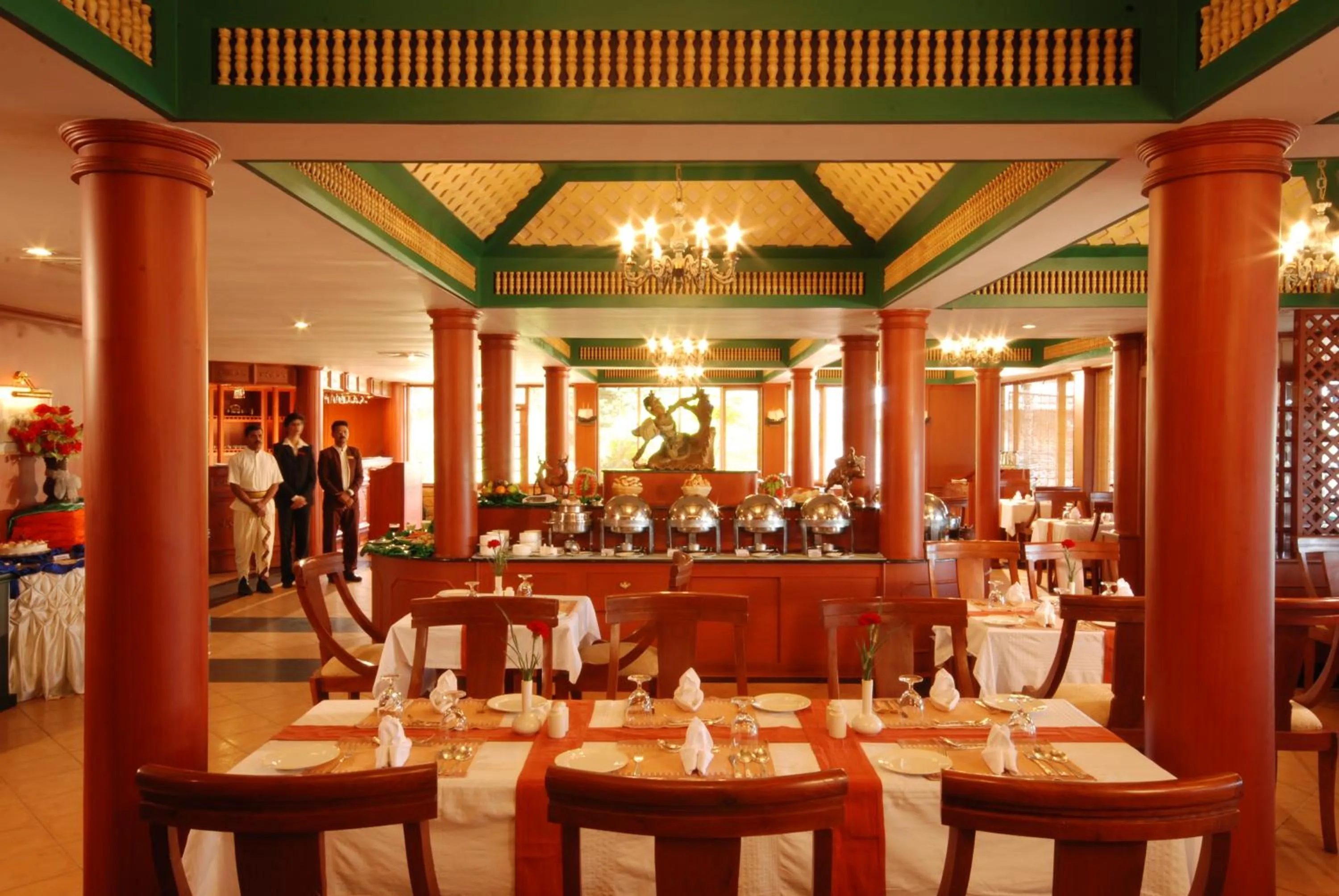 Restaurant/places to eat in The Raviz Kadavu, Kozhikode