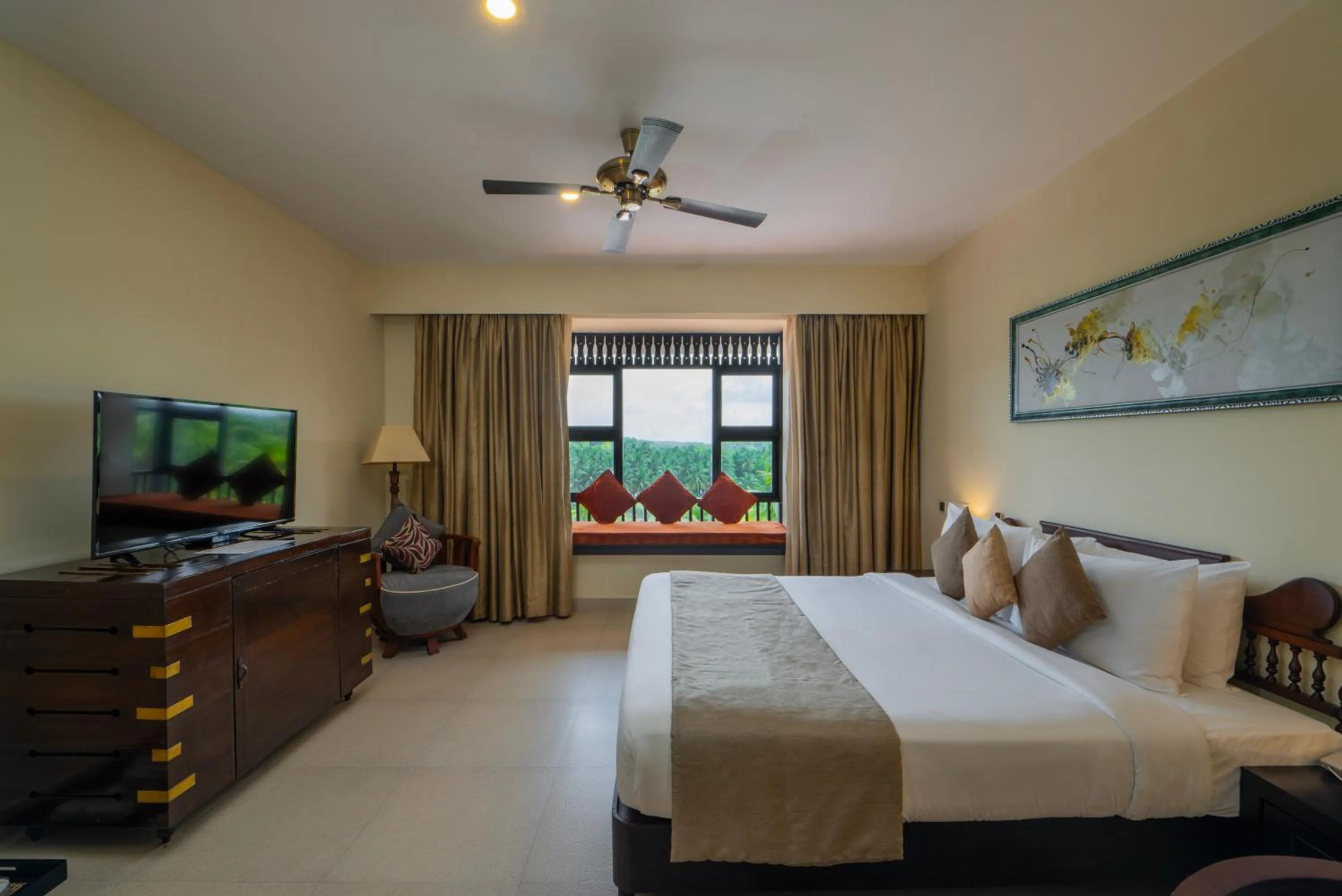 View (from property/room), Bed in The Raviz Kadavu, Kozhikode