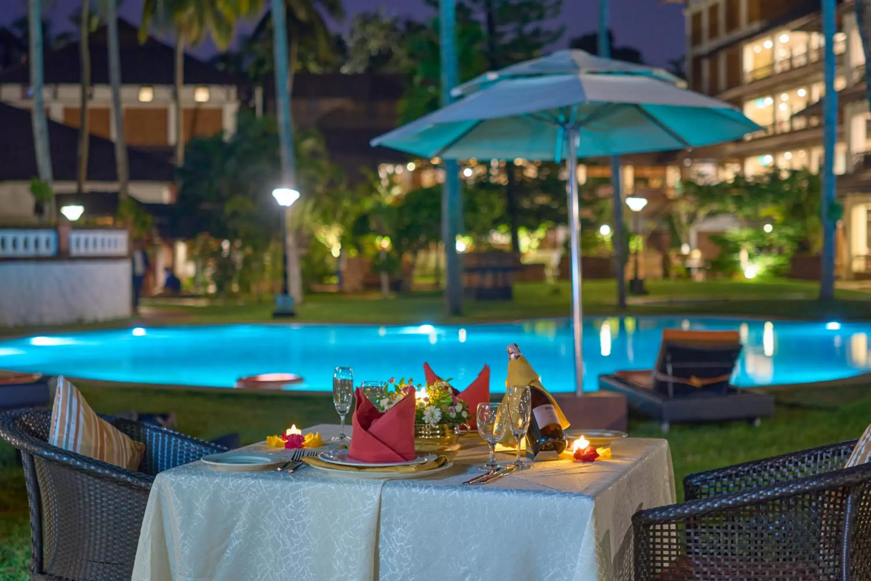 Restaurant/places to eat in The Raviz Kadavu, Kozhikode Restaurant/places to eat in The Raviz Kadavu, Kozhikode