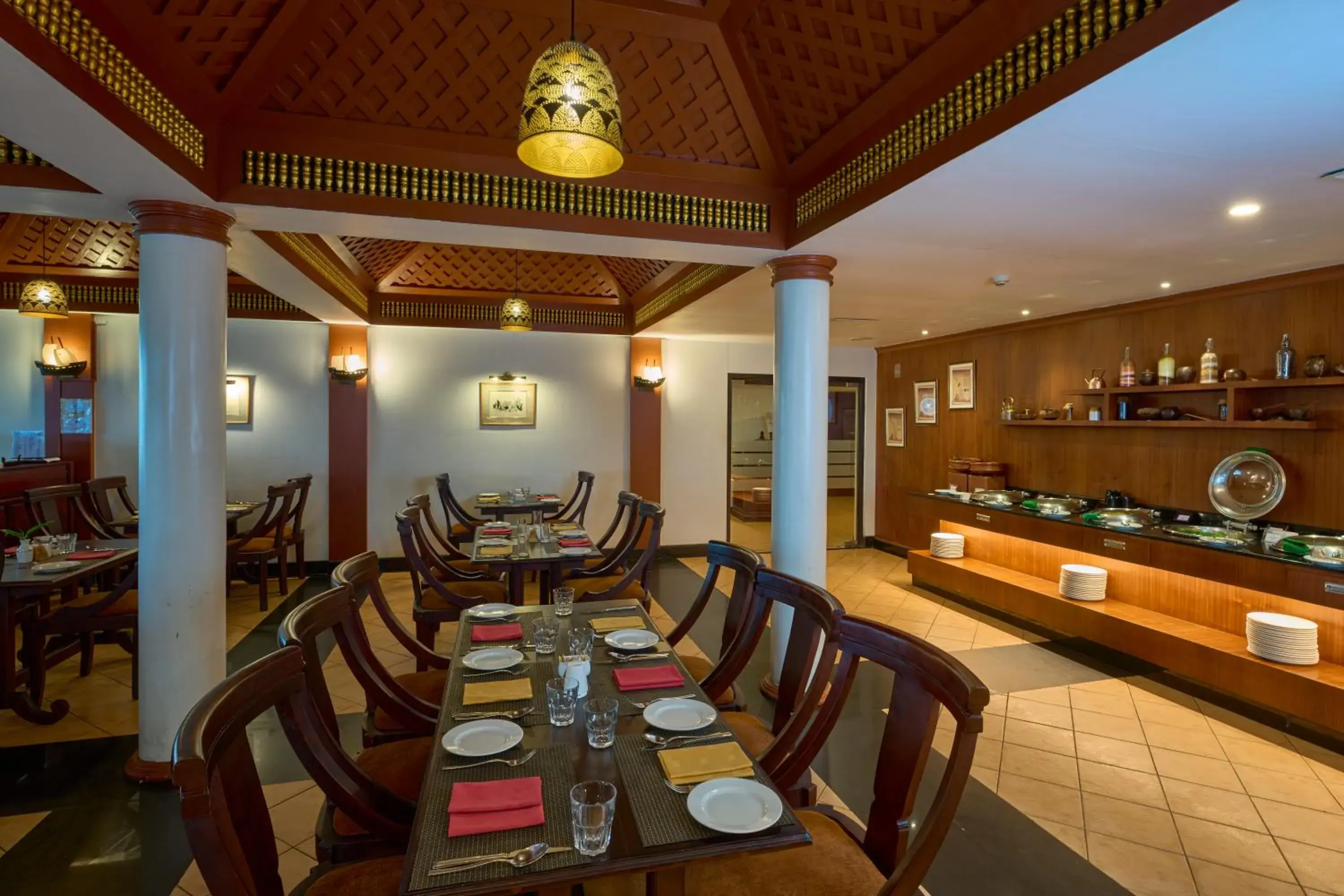 Restaurant/places to eat in The Raviz Kadavu, Kozhikode Restaurant/places to eat in The Raviz Kadavu, Kozhikode