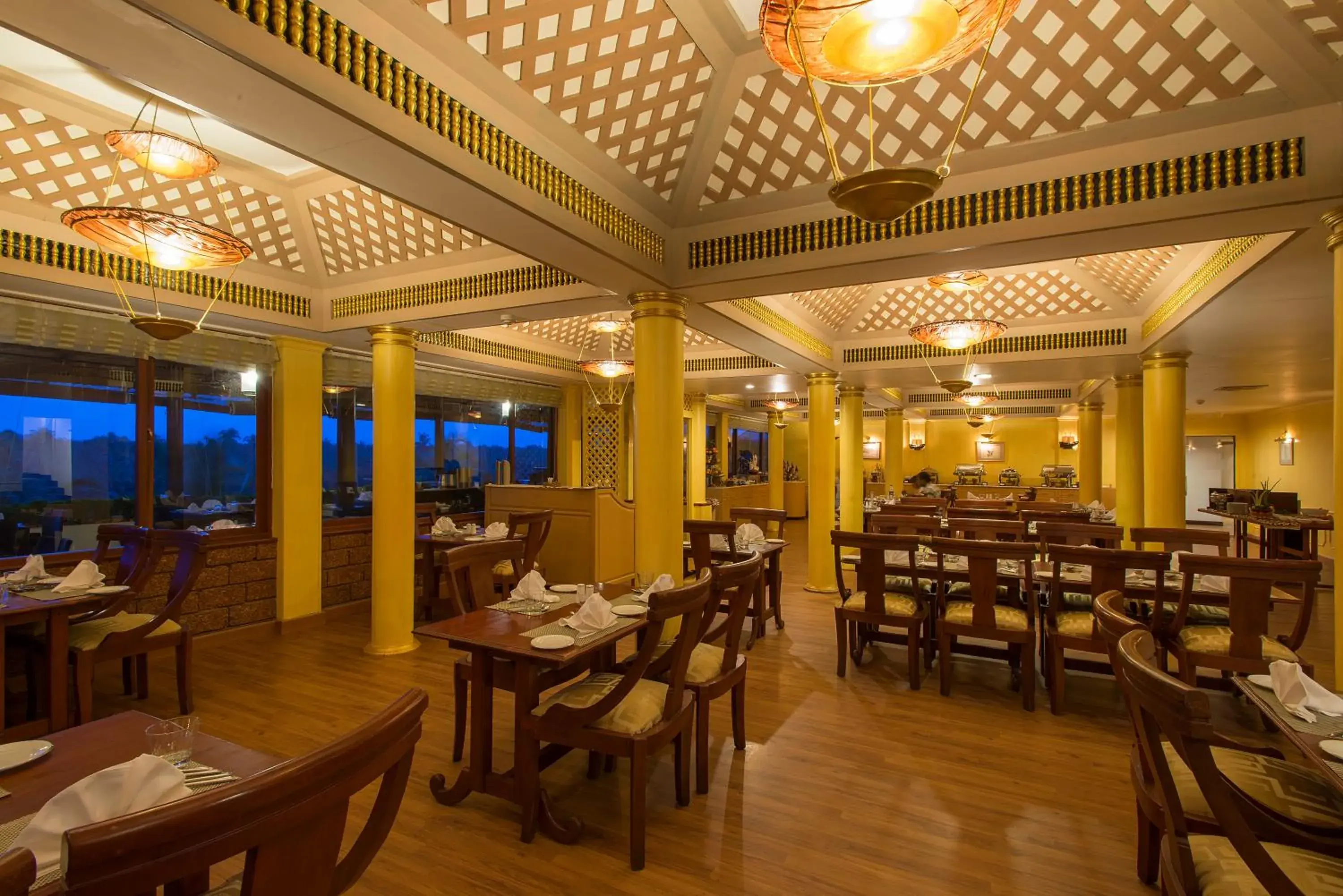 Restaurant/places to eat in The Raviz Kadavu, Kozhikode Restaurant/places to eat in The Raviz Kadavu, Kozhikode