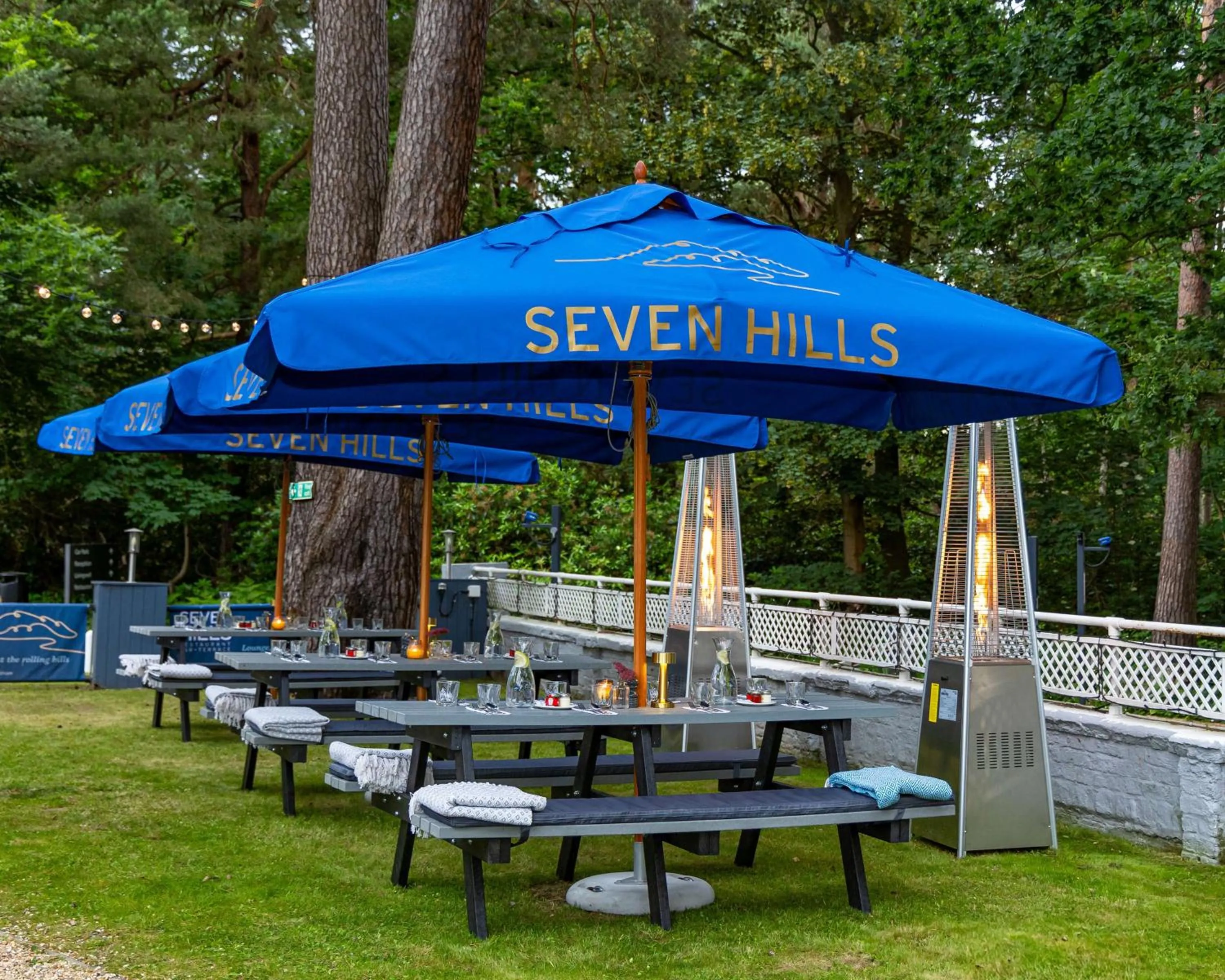 Restaurant/places to eat in Hilton Cobham