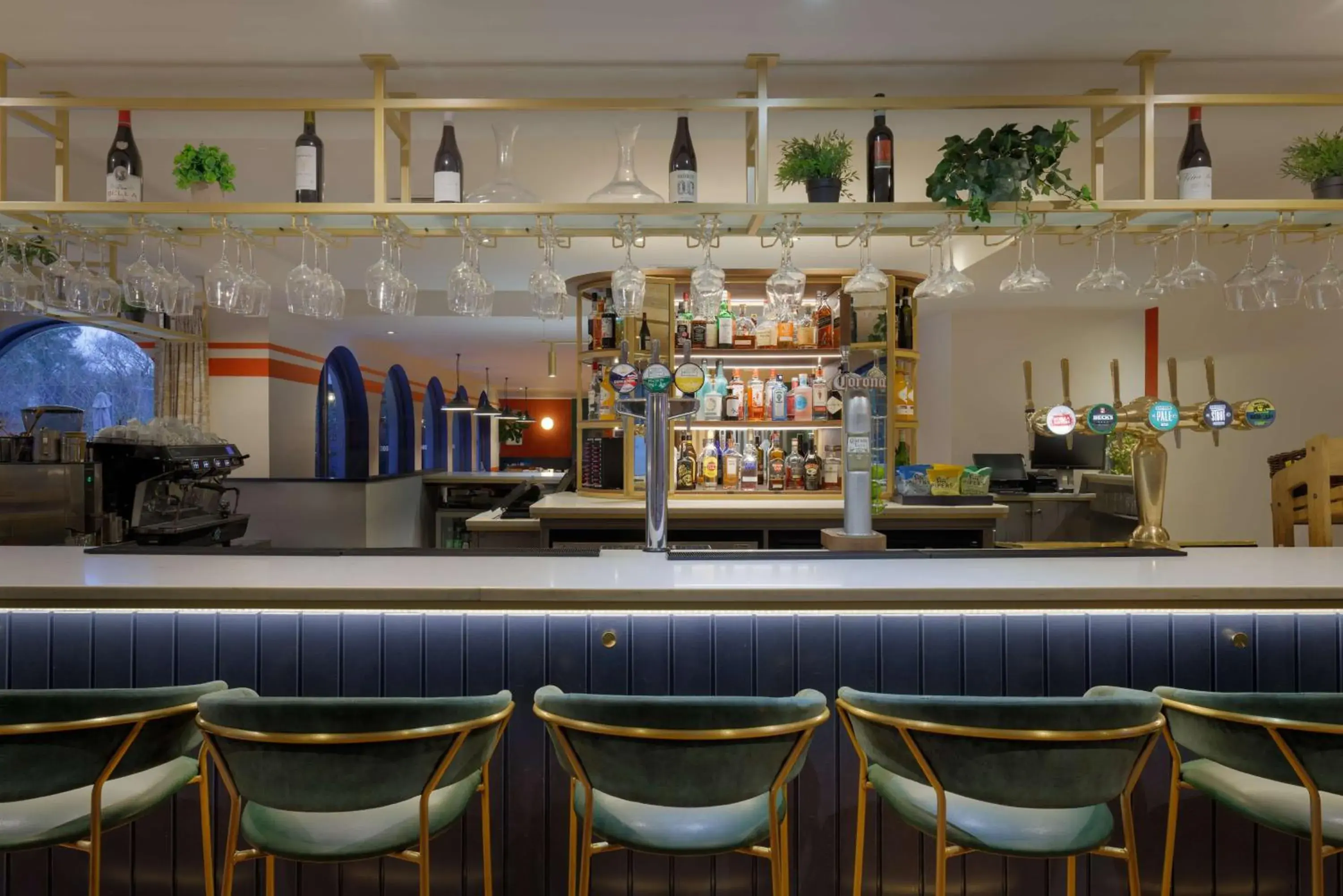 Lounge or bar in Hilton Cobham Lounge or bar in Hilton Cobham