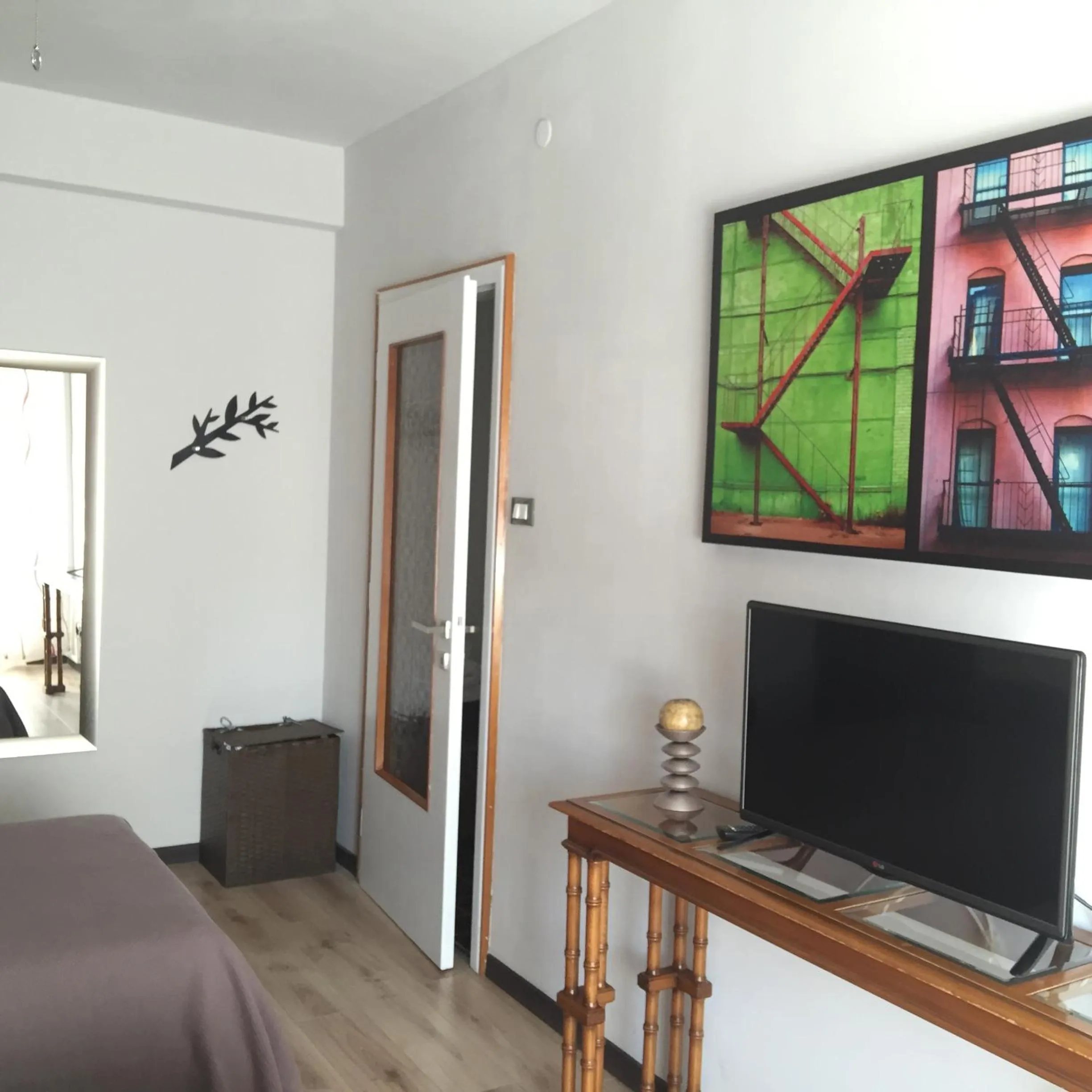 Decorative detail, Bed in Residence Sole