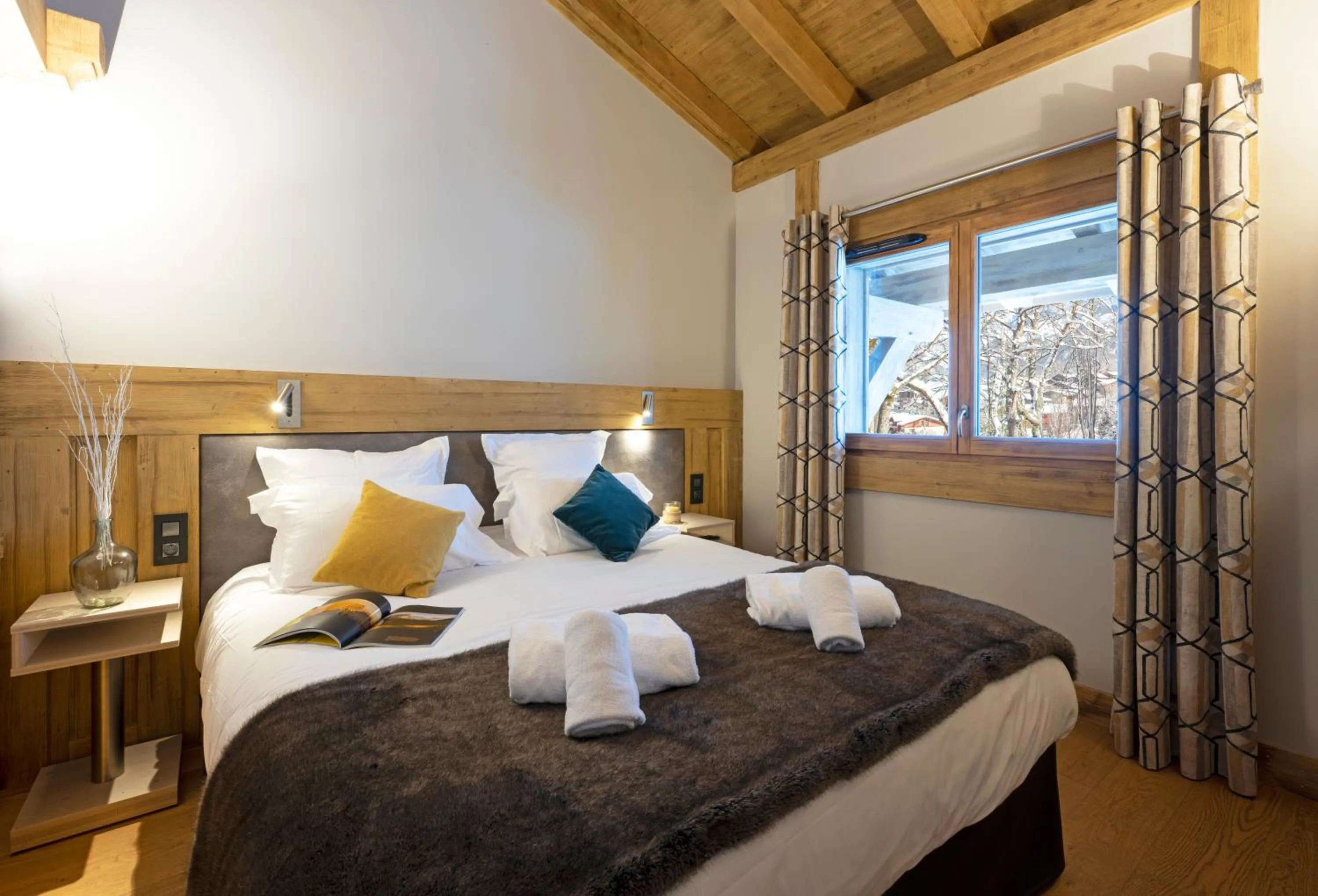 Bedroom, Bed in MGM Hôtels & Résidences - Résidence Chalets Elena