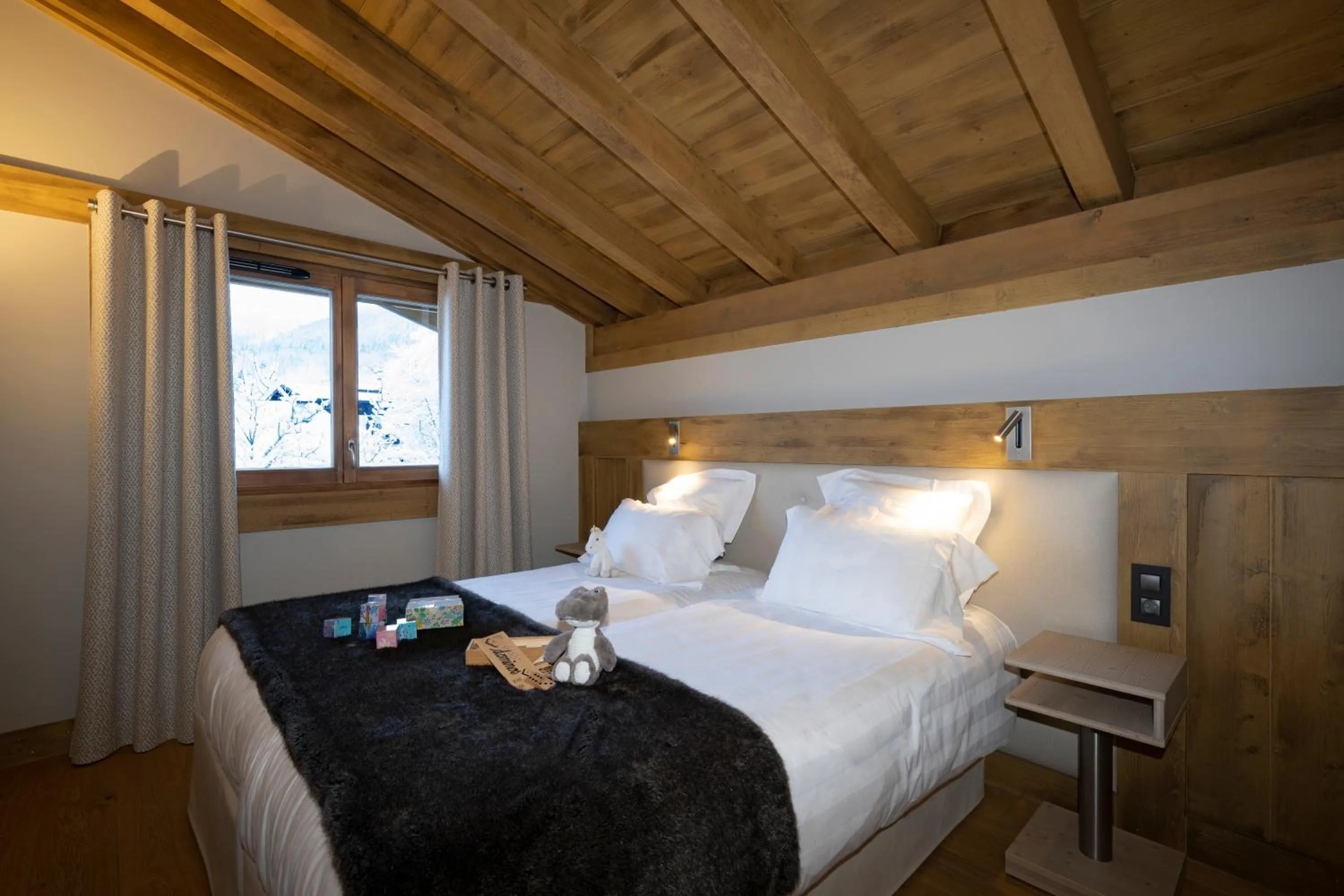 Bed in MGM Hôtels & Résidences - Résidence Chalets Elena