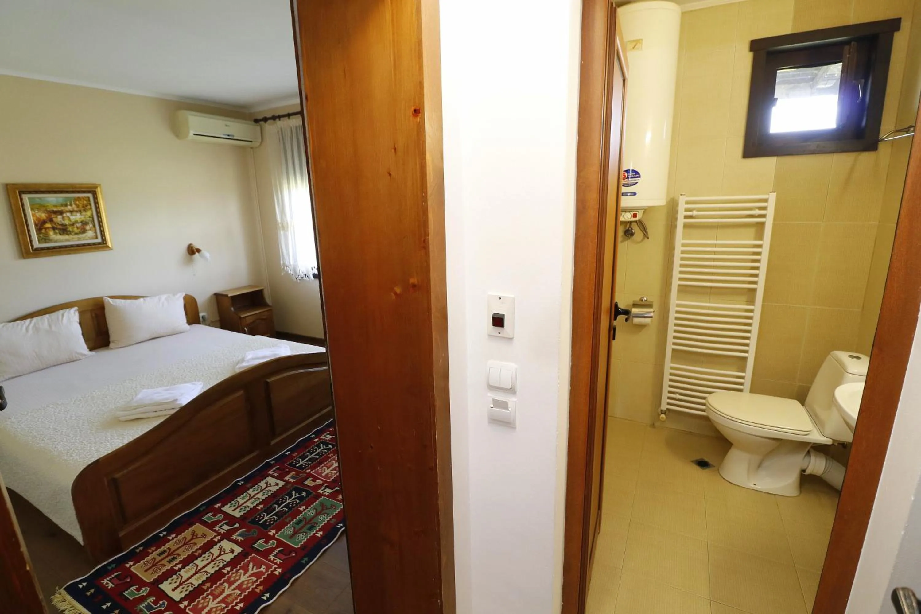 Bathroom, Bed in Family Hotel Arbanashka Sreshta