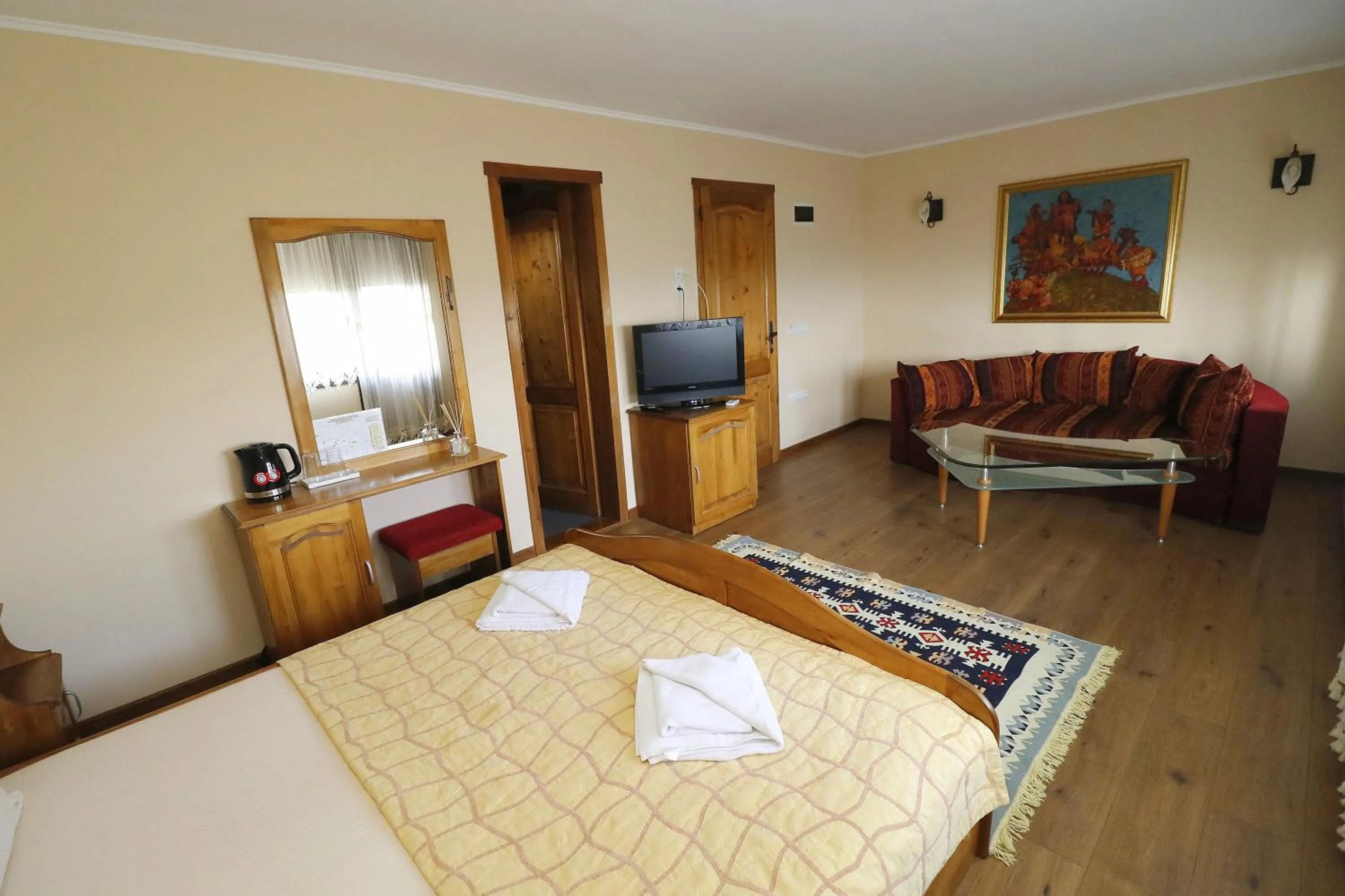 Photo of the whole room, Bed in Family Hotel Arbanashka Sreshta