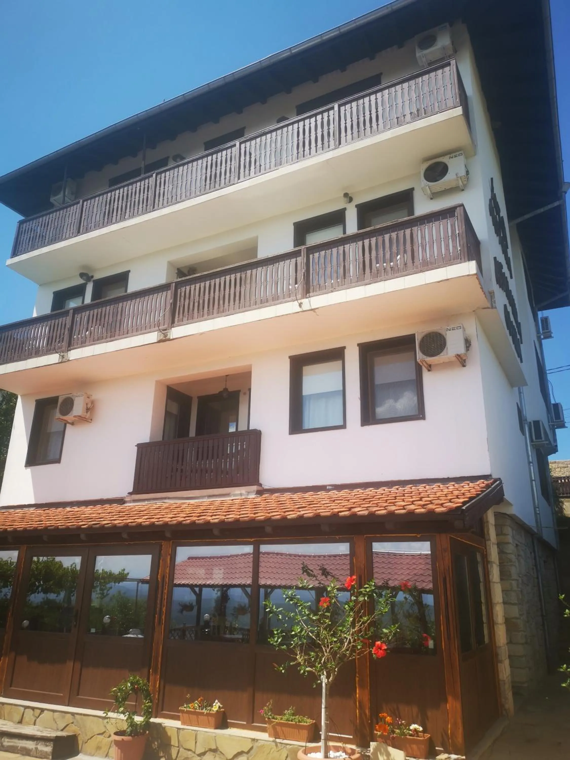 Property building in Family Hotel Arbanashka Sreshta