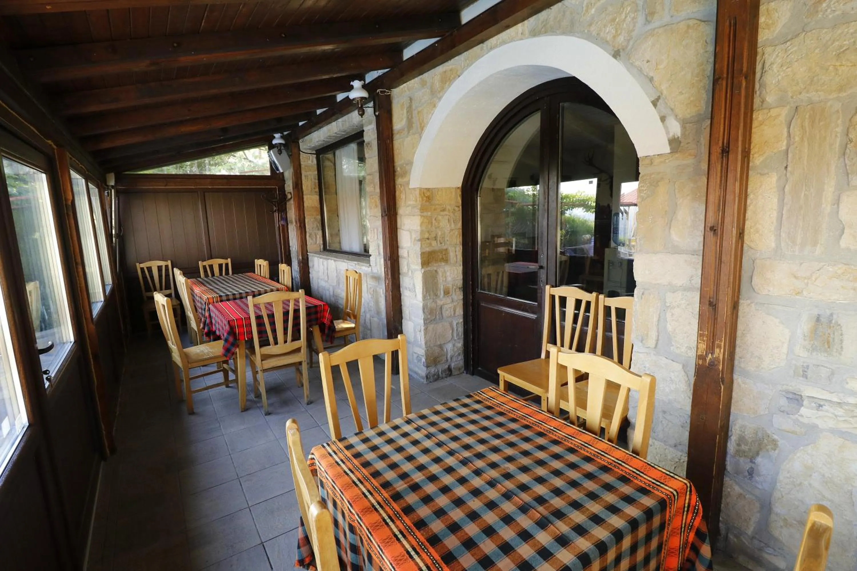 Restaurant/places to eat in Family Hotel Arbanashka Sreshta