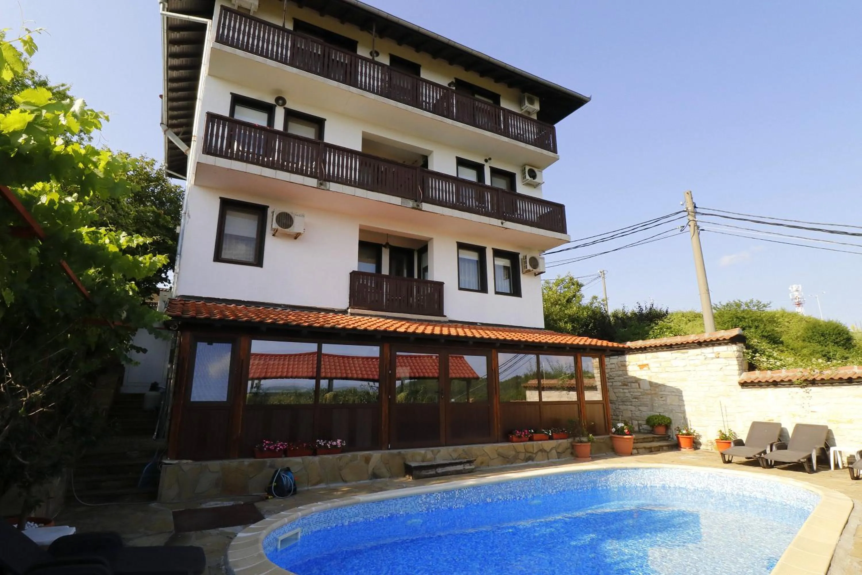 Property building in Family Hotel Arbanashka Sreshta
