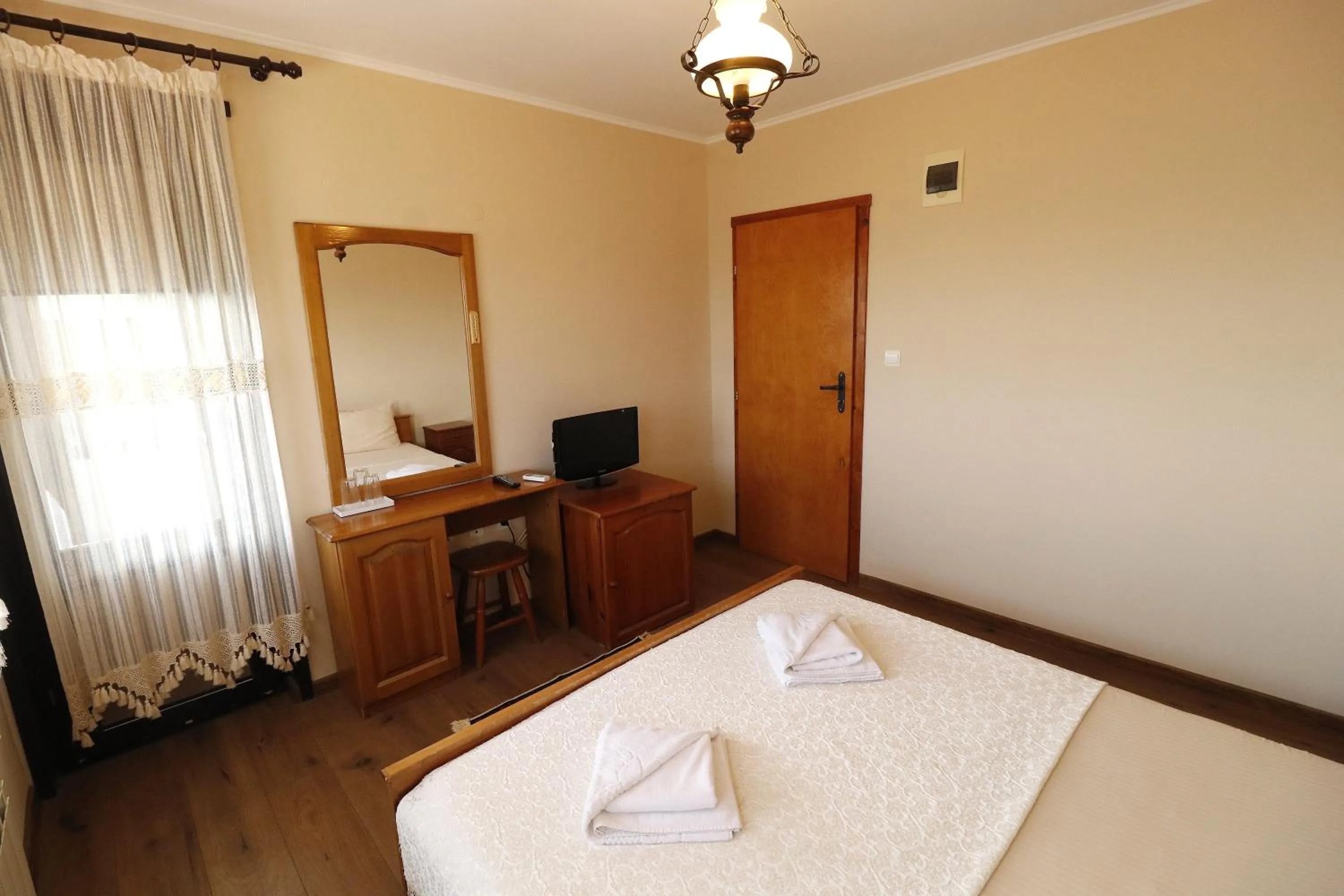 Bedroom, Bed in Family Hotel Arbanashka Sreshta