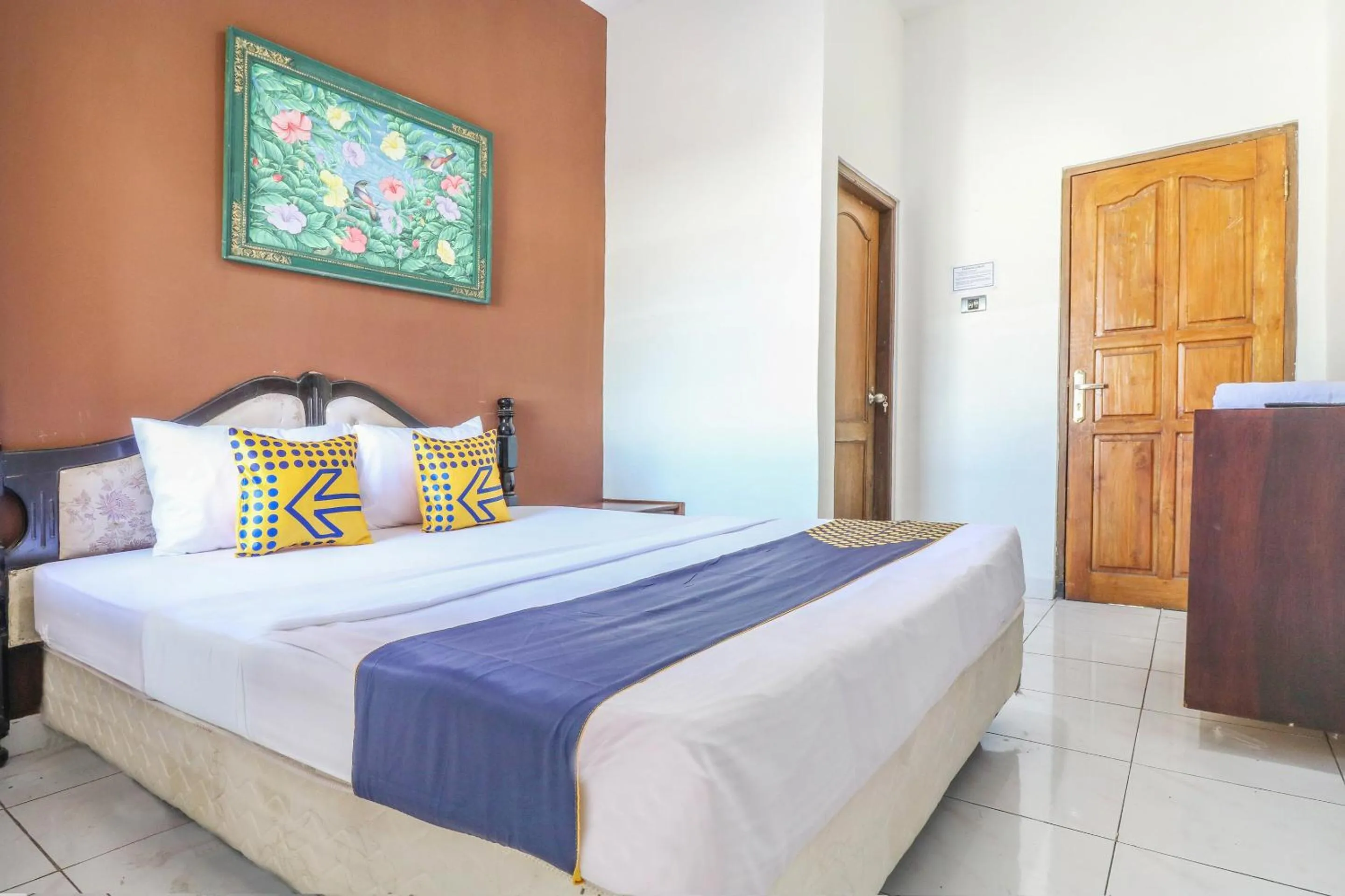 Bedroom in OYO 1927 Hotel Candra Adigraha