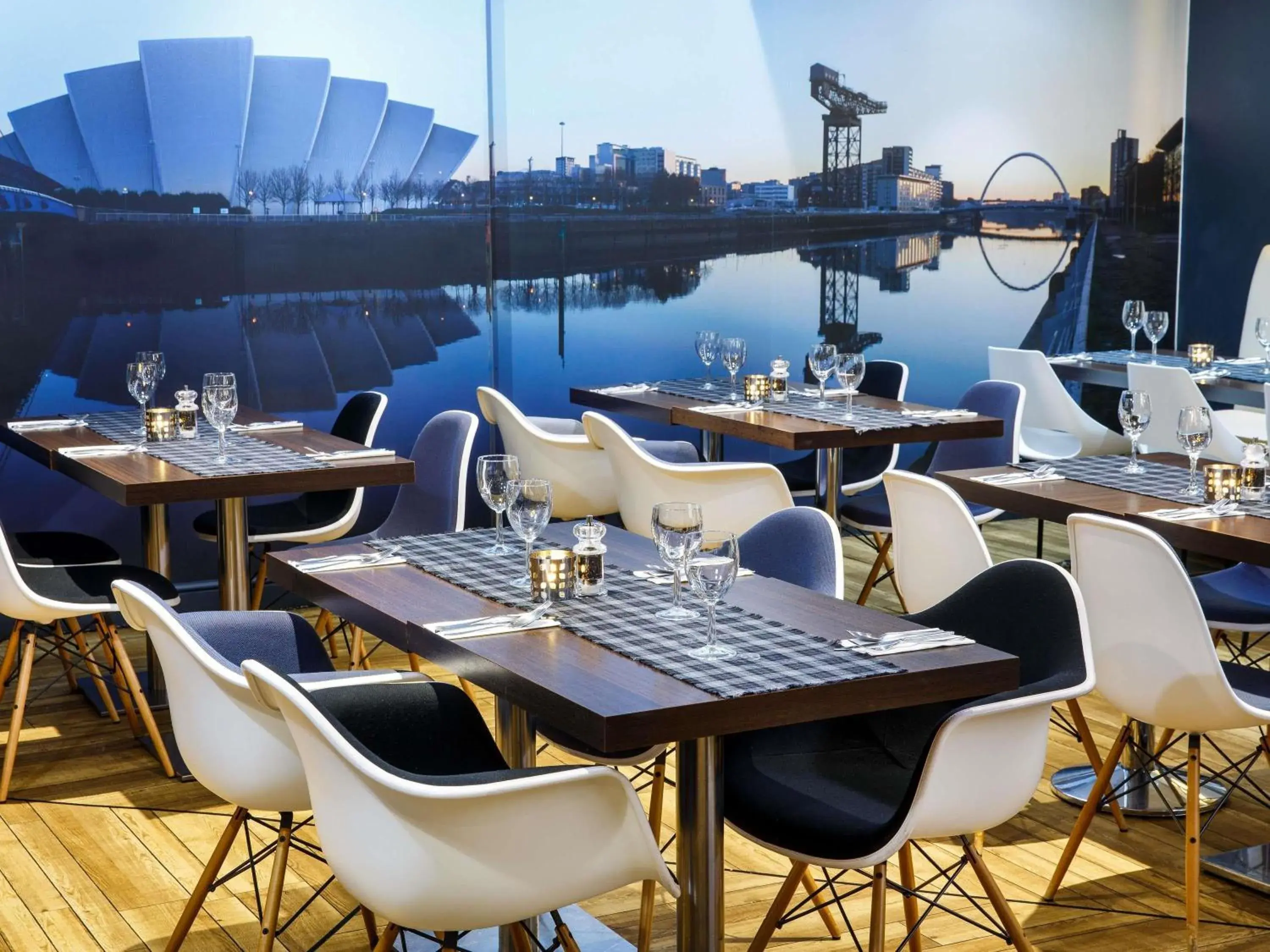 Property building in ibis Glasgow City Centre – Sauchiehall St Property building in ibis Glasgow City Centre – Sauchiehall St