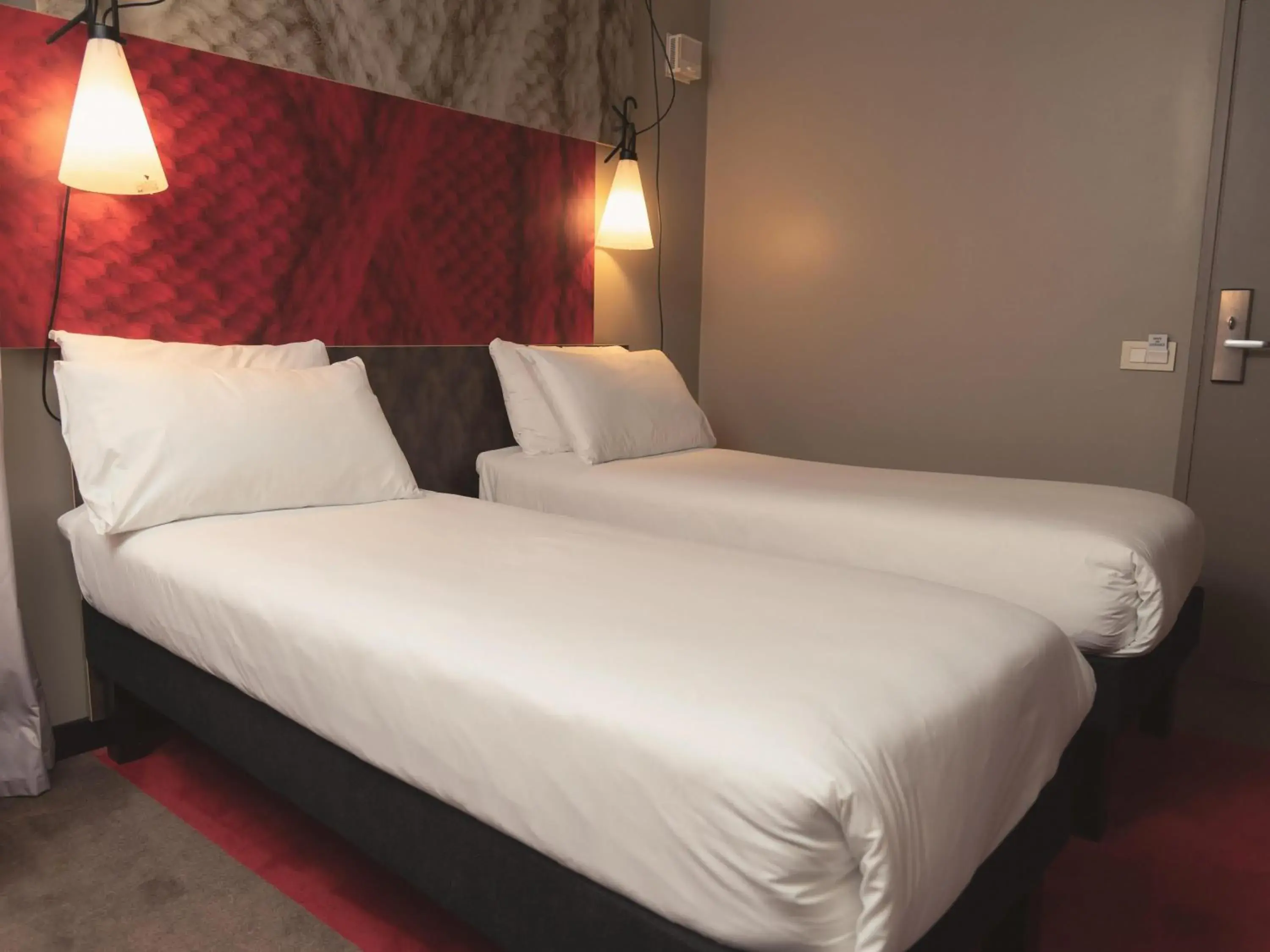 Bedroom, Bed in ibis Glasgow City Centre – Sauchiehall St Bedroom, Bed in ibis Glasgow City Centre – Sauchiehall St