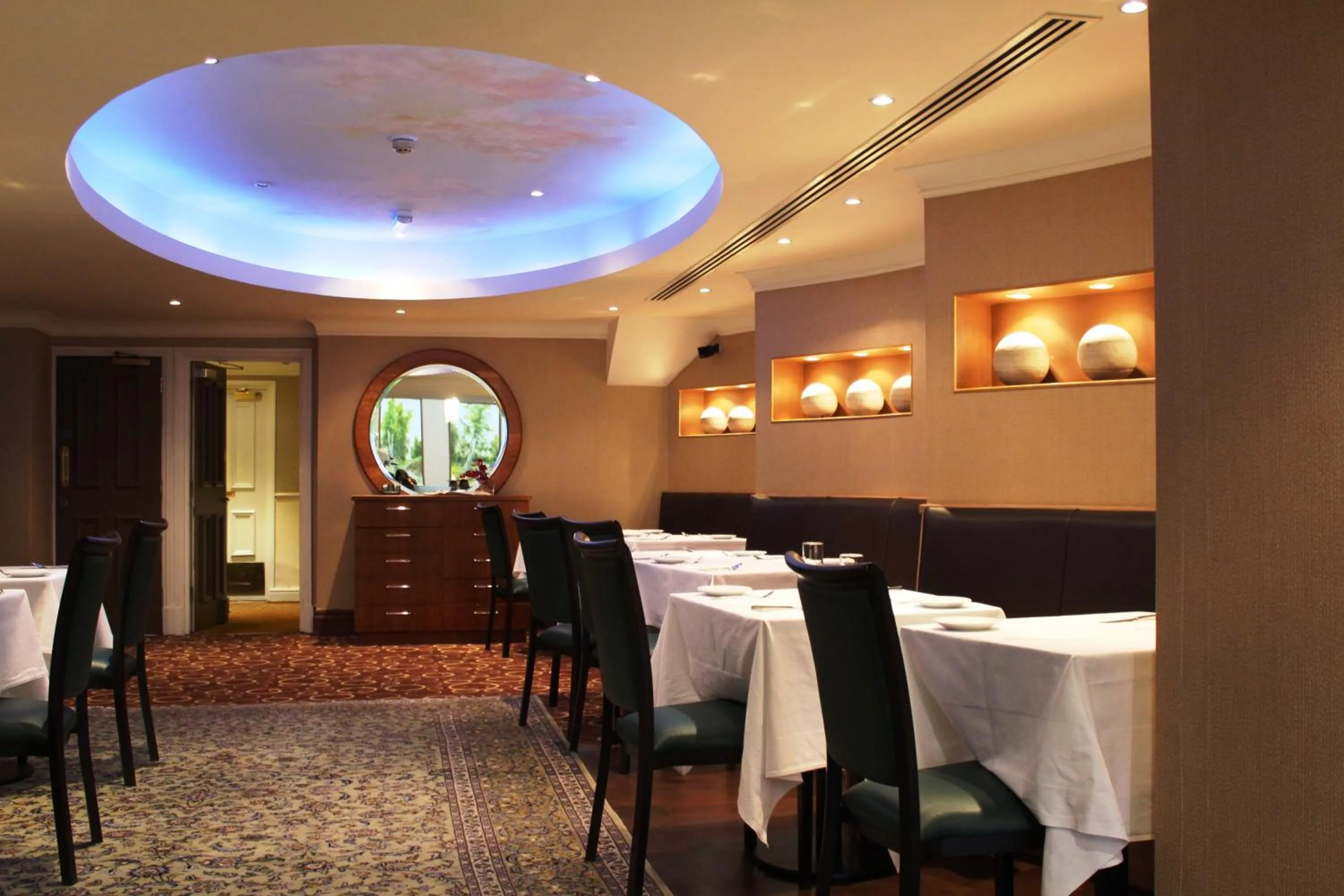 Restaurant/places to eat in The Colonnade