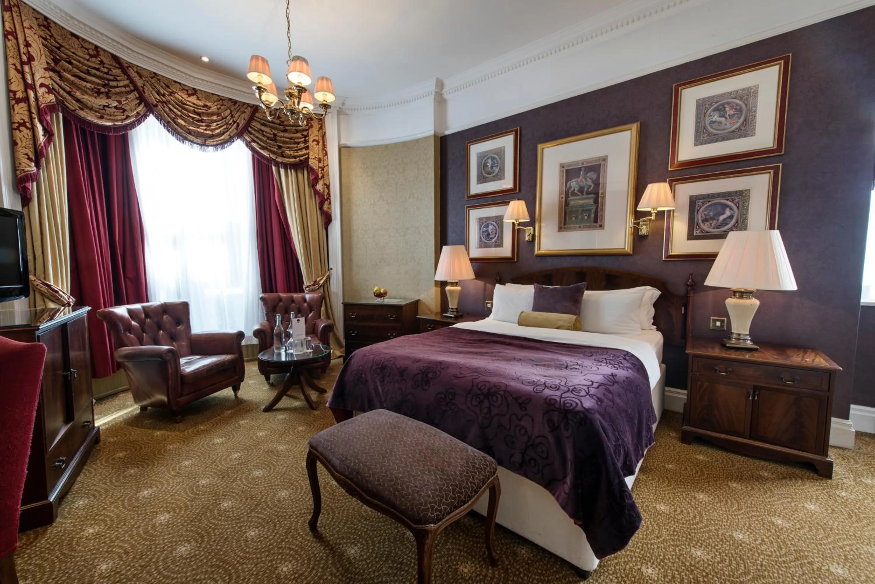 Bed in The Colonnade