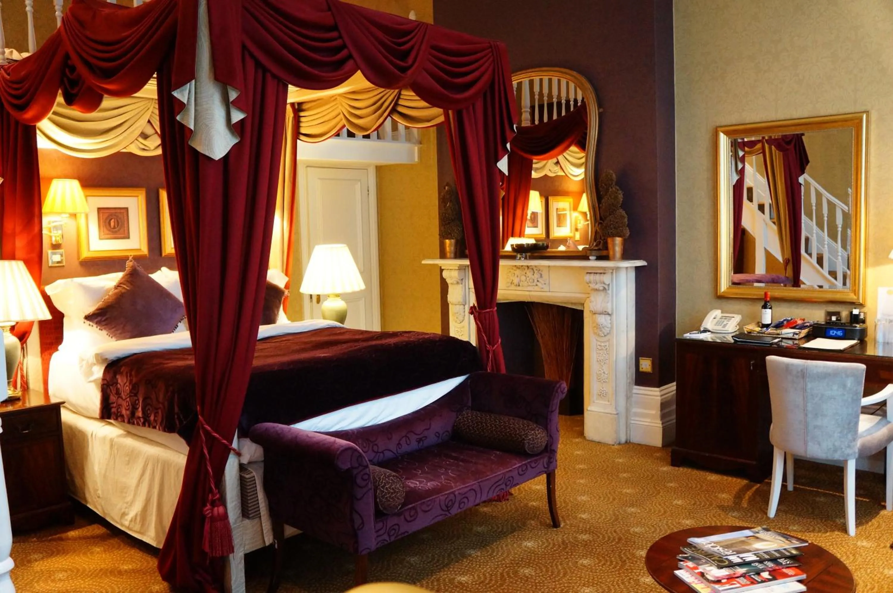 Photo of the whole room, Bed in The Colonnade