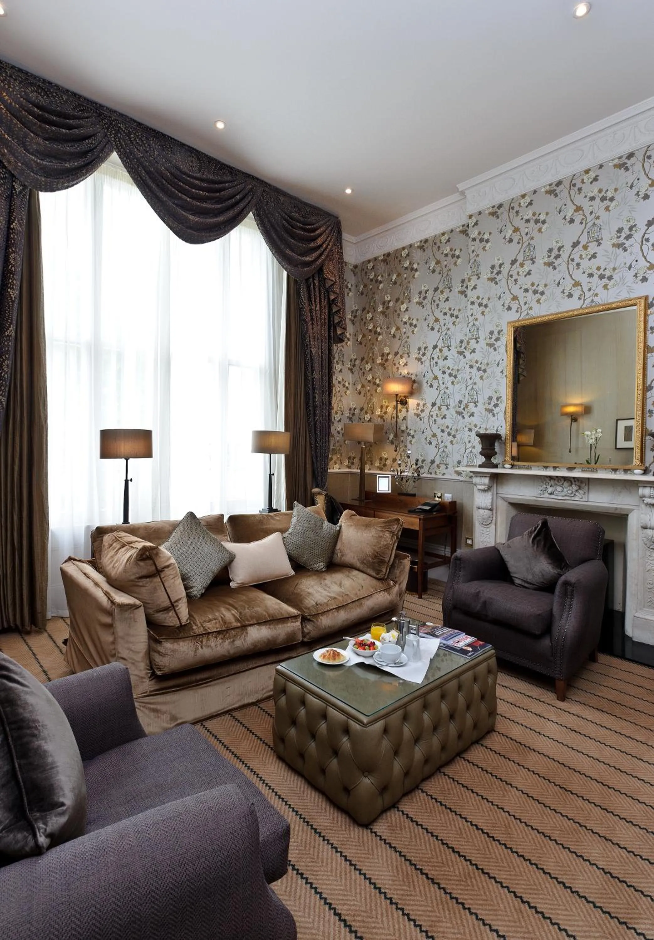 Communal lounge/ TV room in The Colonnade