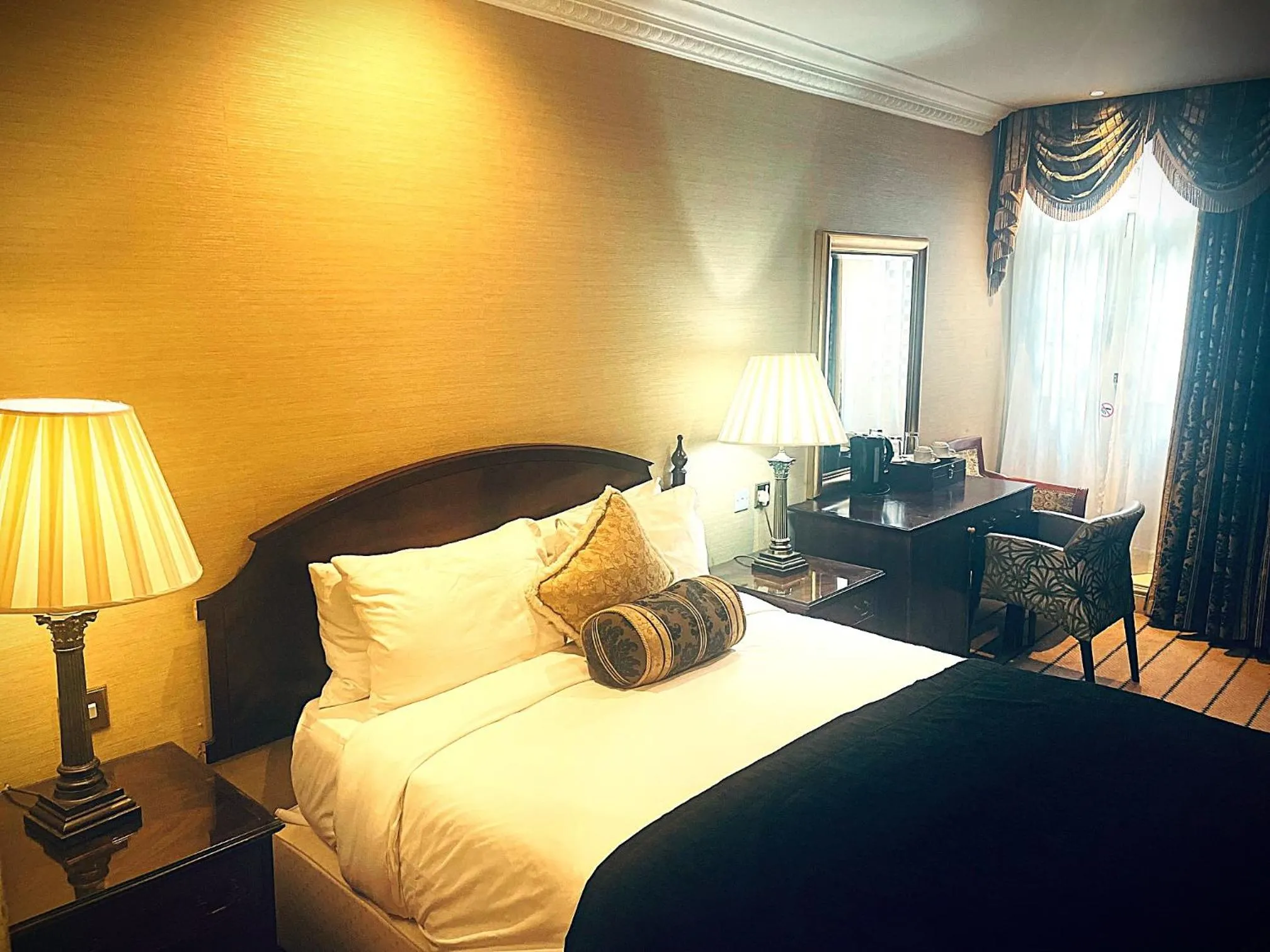 Bed in The Colonnade