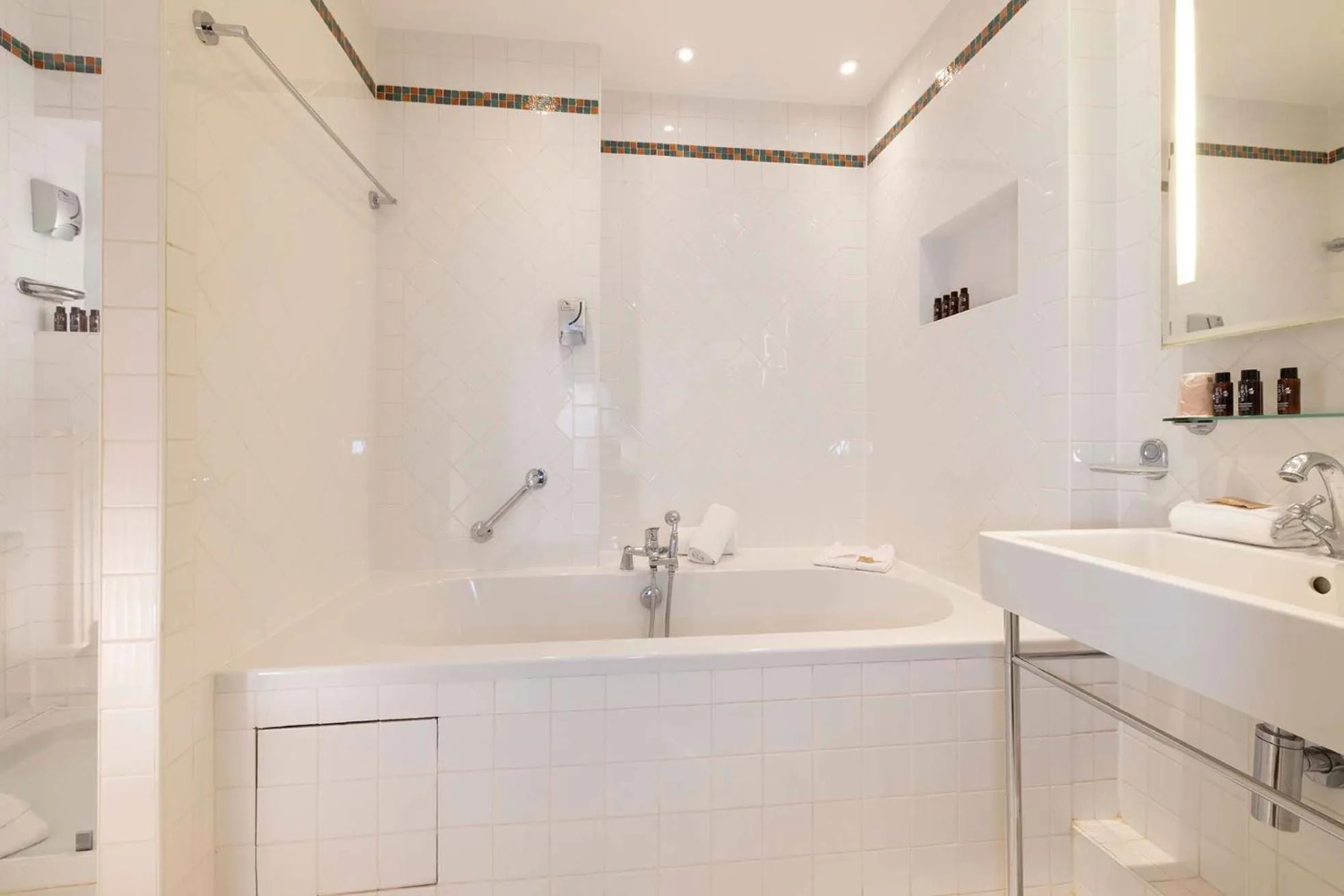 Bathroom in Hôtel Saint Pierre