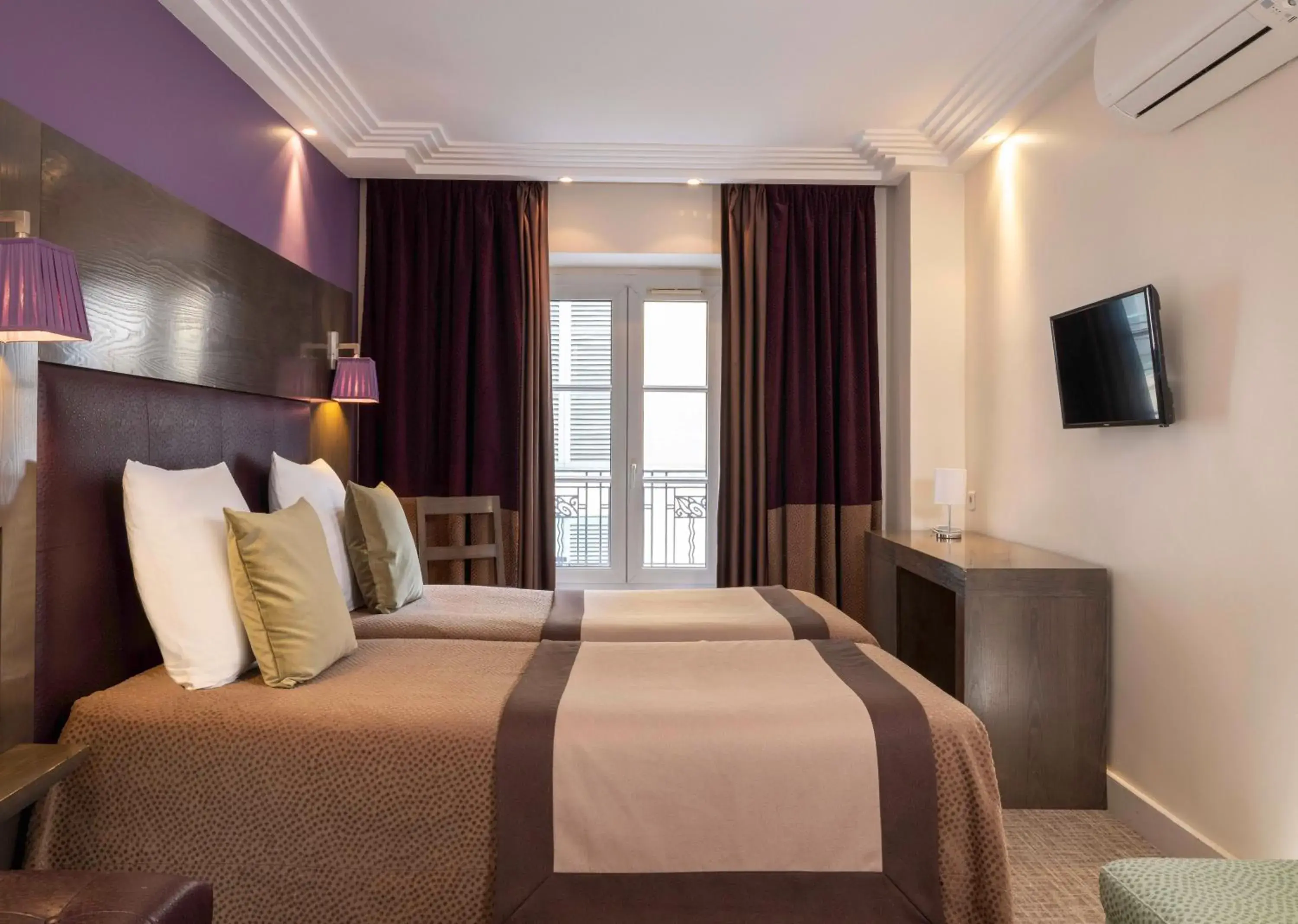 Photo of the whole room, Bed in Hôtel Saint Pierre Photo of the whole room, Bed in Hôtel Saint Pierre