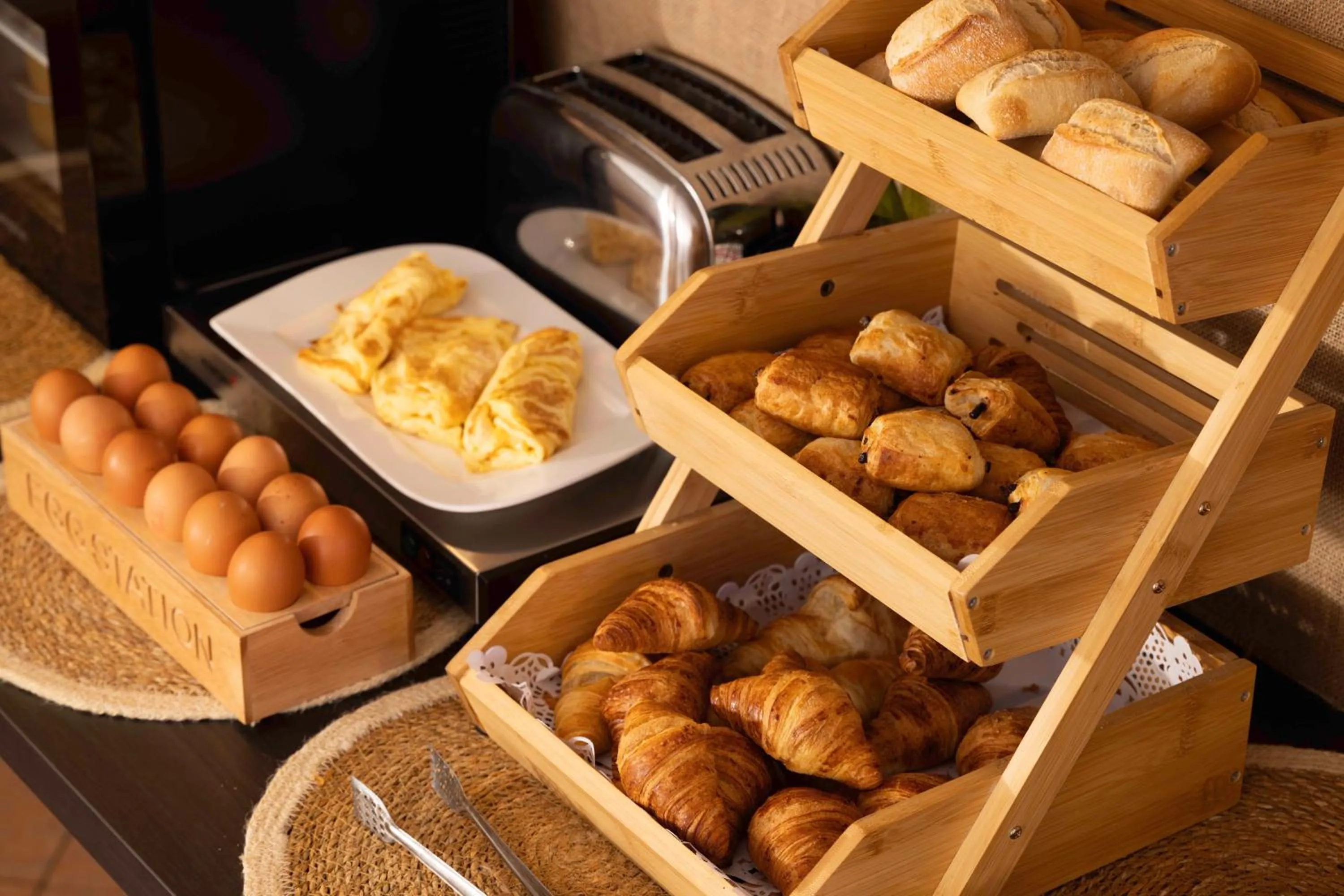 Buffet breakfast in Hôtel Saint Pierre