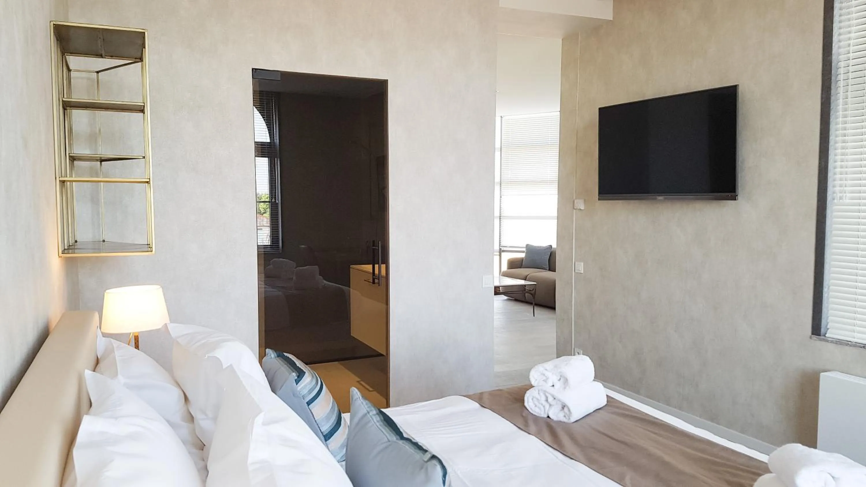 Photo of the whole room, Bed in Hotel Acropolis " Op het sportiefste park van de kust "