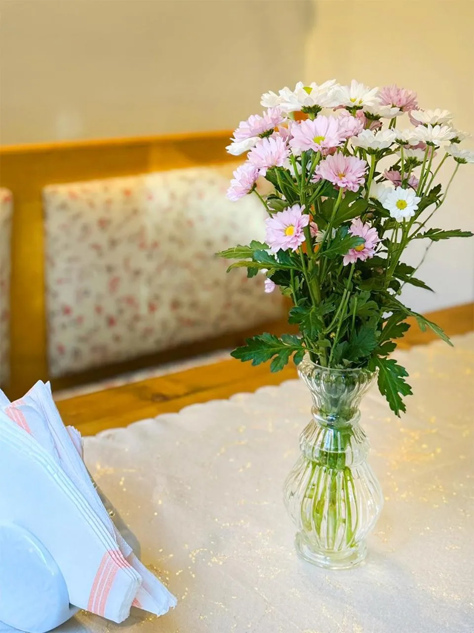 Dining area, Bed in Willa Elżbieta - komfortowy wypoczynek, znakomite recenzje Gości