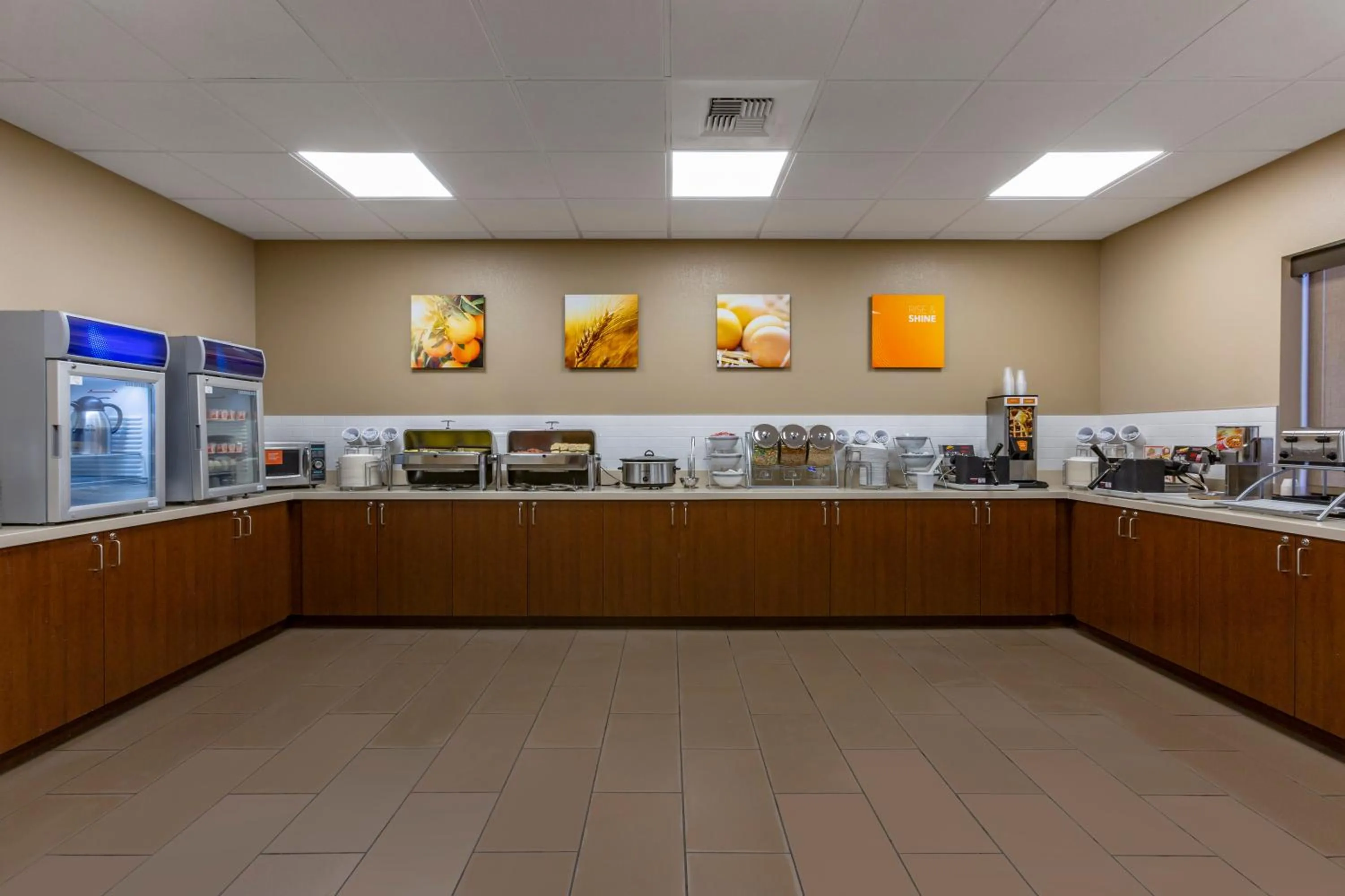 Buffet breakfast in MainStay Suites Coeur d'Alene