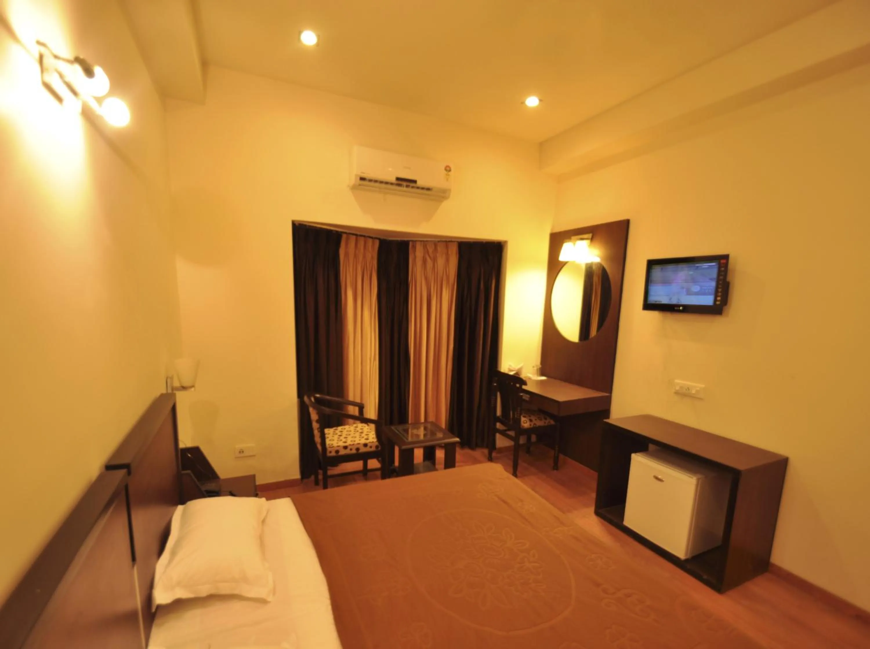 Bed in Hotel Hong Kong Inn