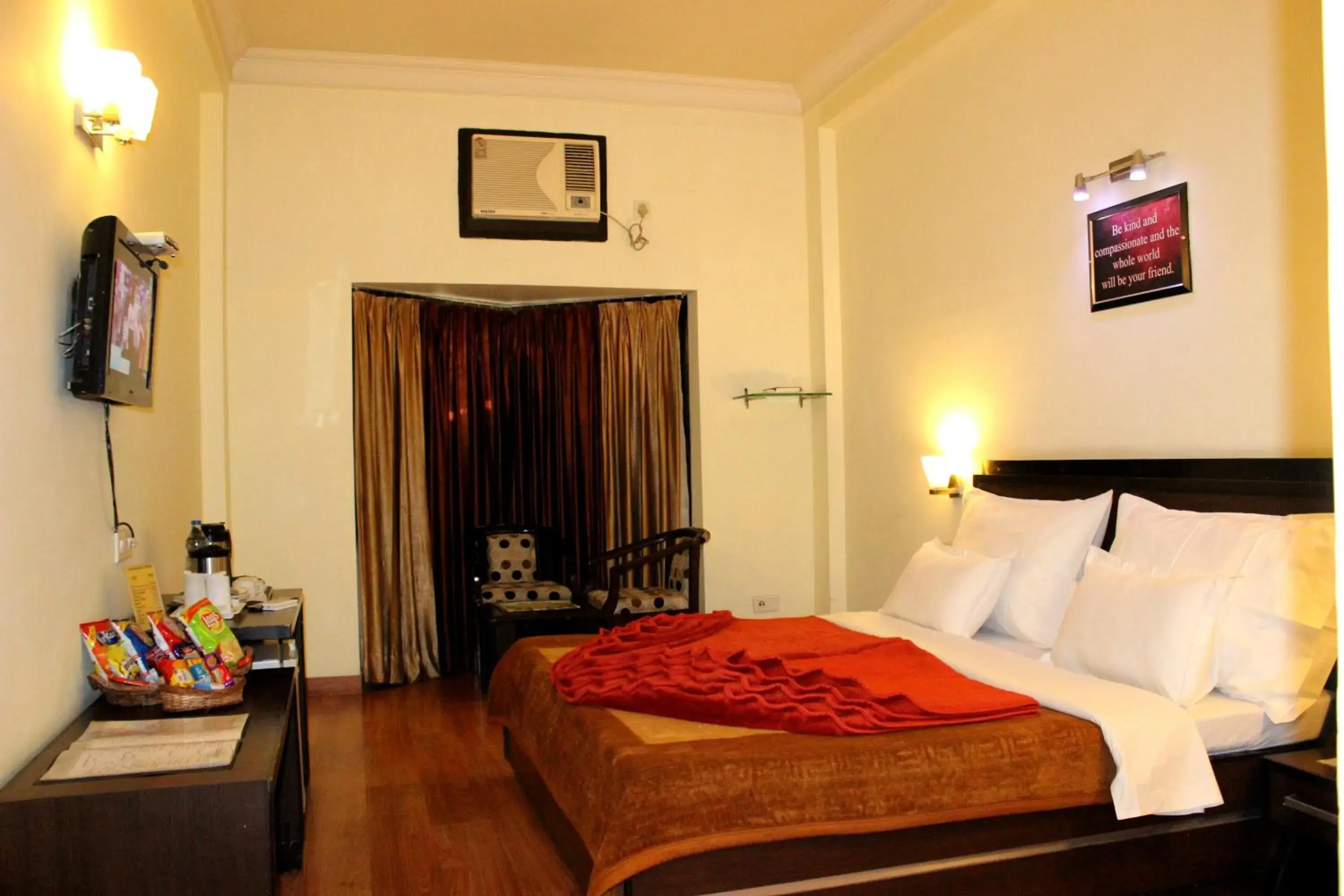Bedroom, Bed in Hotel Hong Kong Inn Bedroom, Bed in Hotel Hong Kong Inn