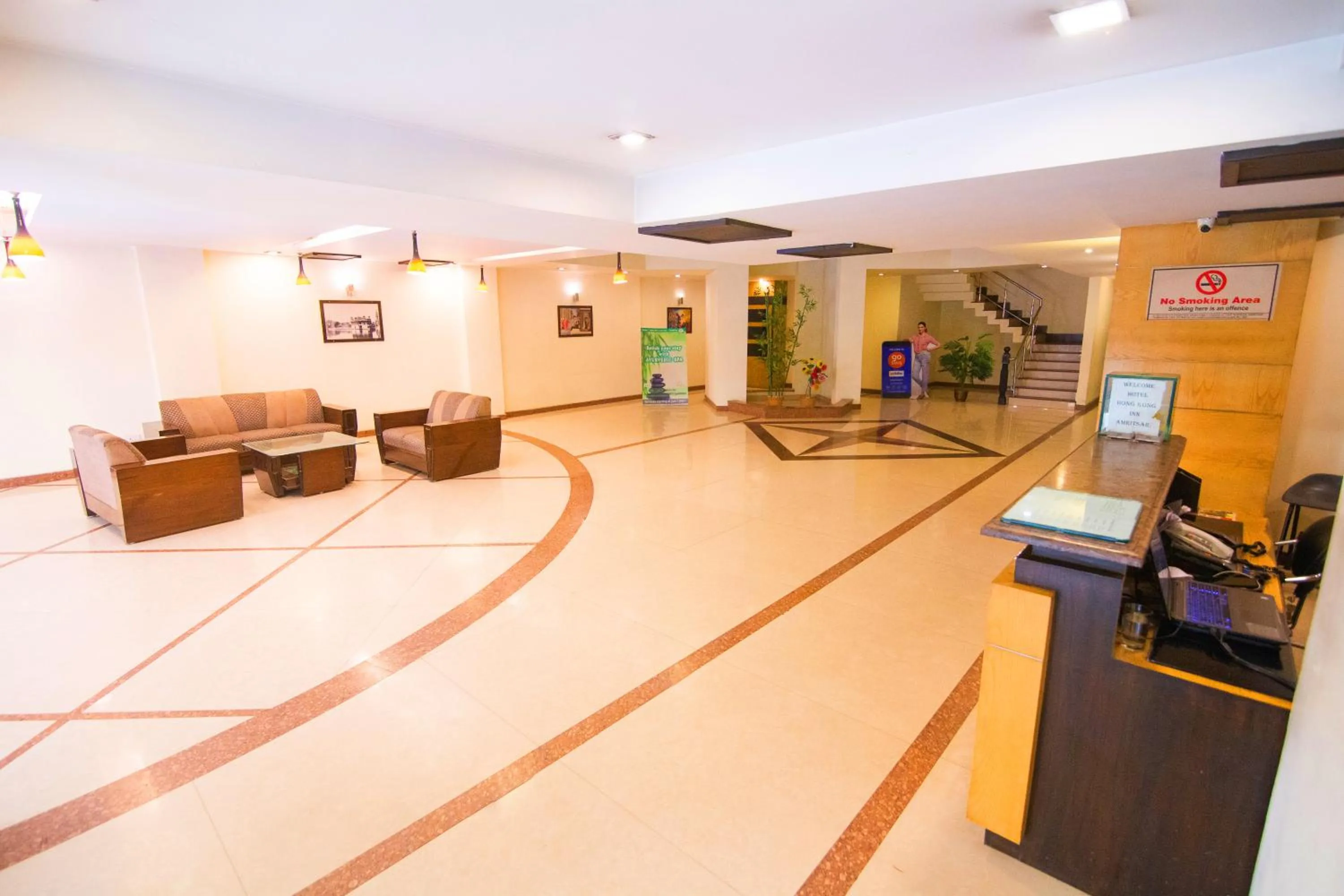 Property building in Hotel Hong Kong Inn