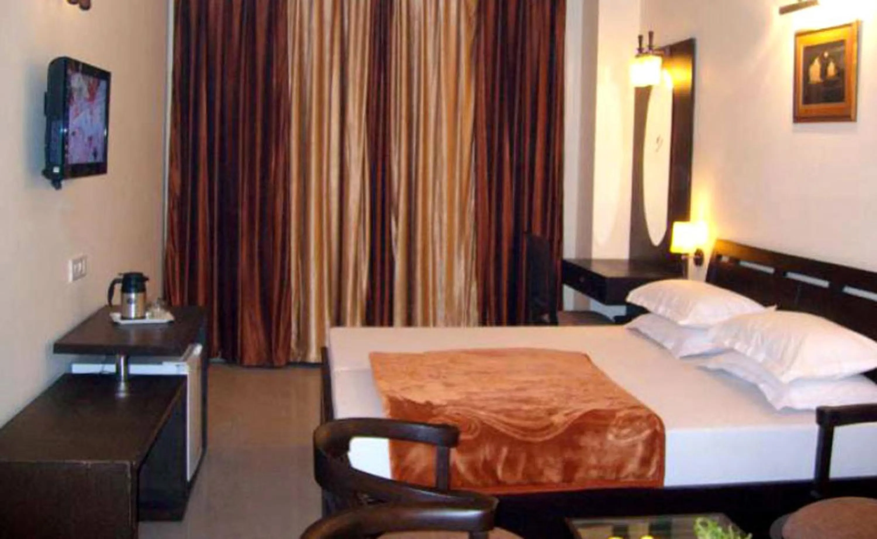 Photo of the whole room, Bed in Hotel Hong Kong Inn