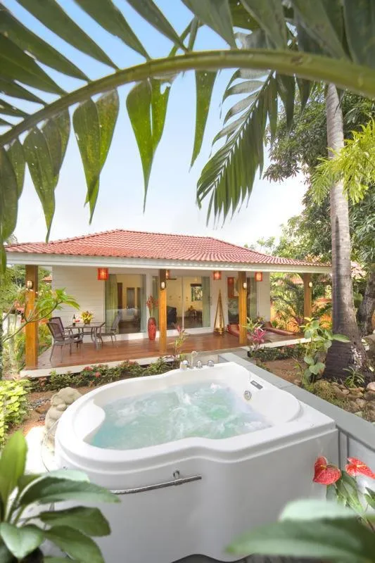 Swimming pool in Paradise Island Estate