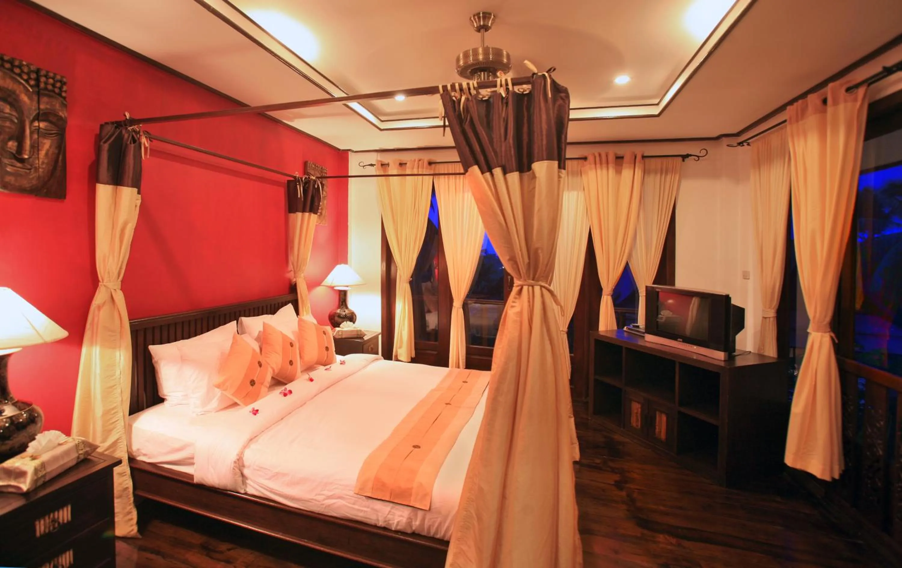 Bedroom, Bed in Paradise Island Estate