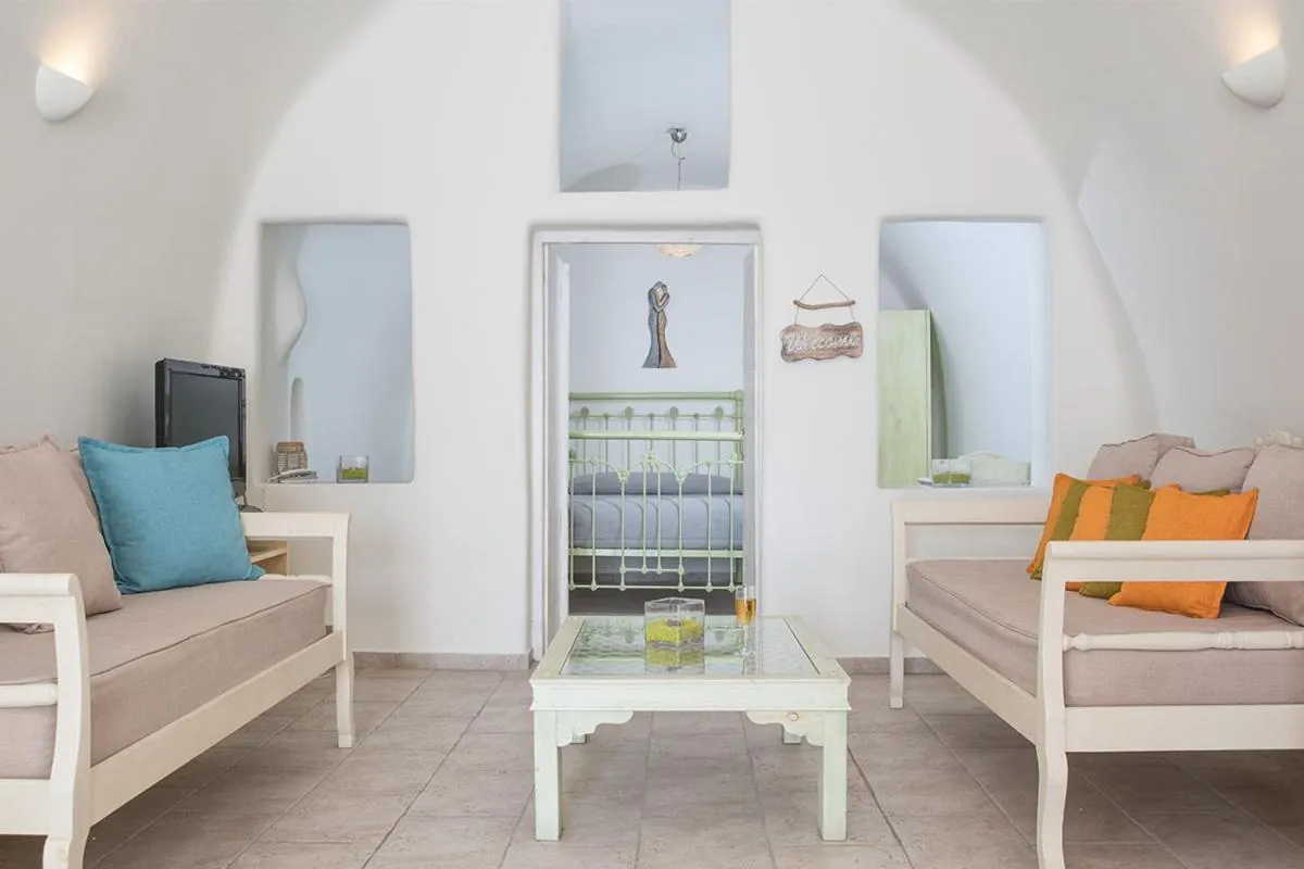 Bed in Blue Dolphins Apartments