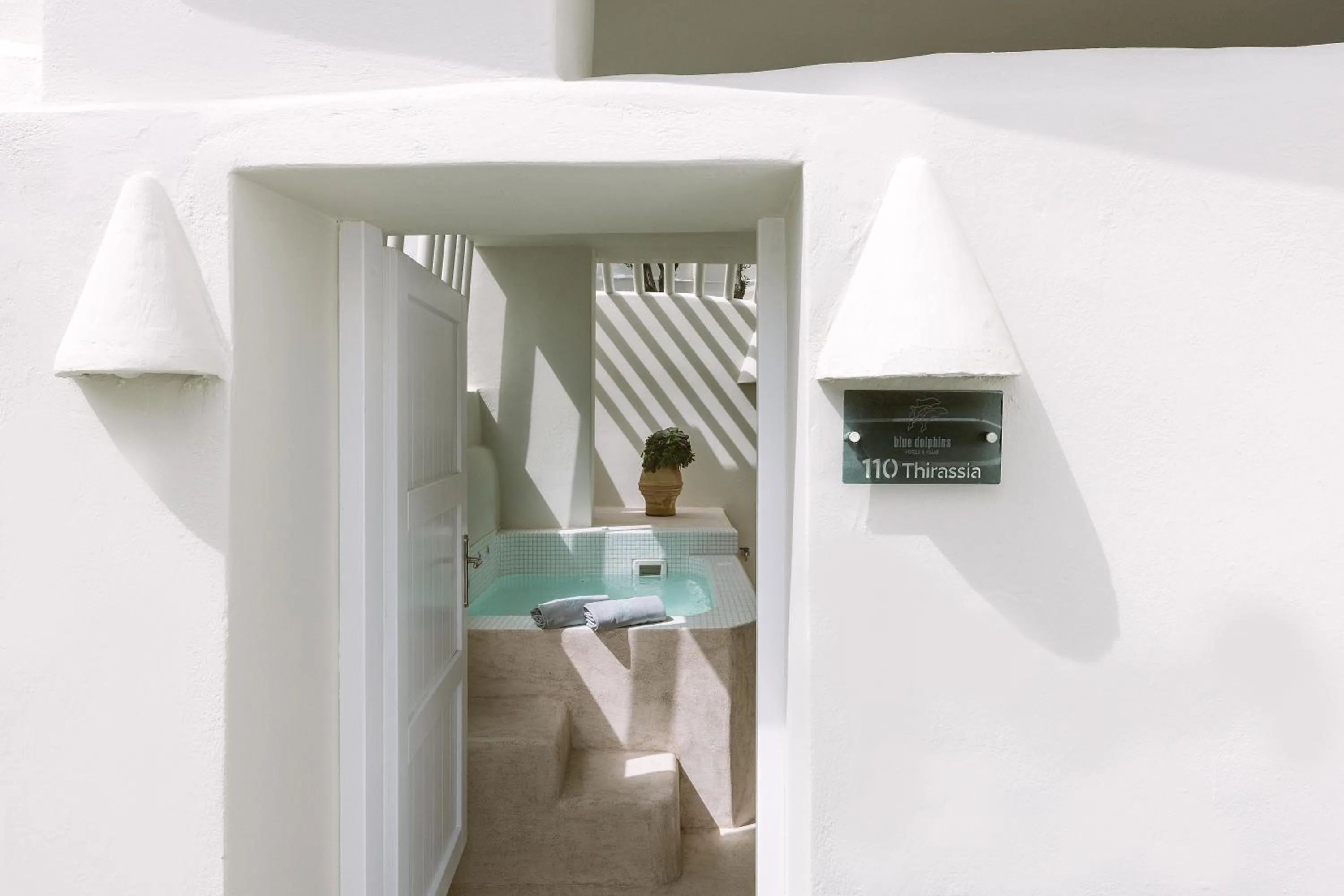 Blue Dolphins Apartments