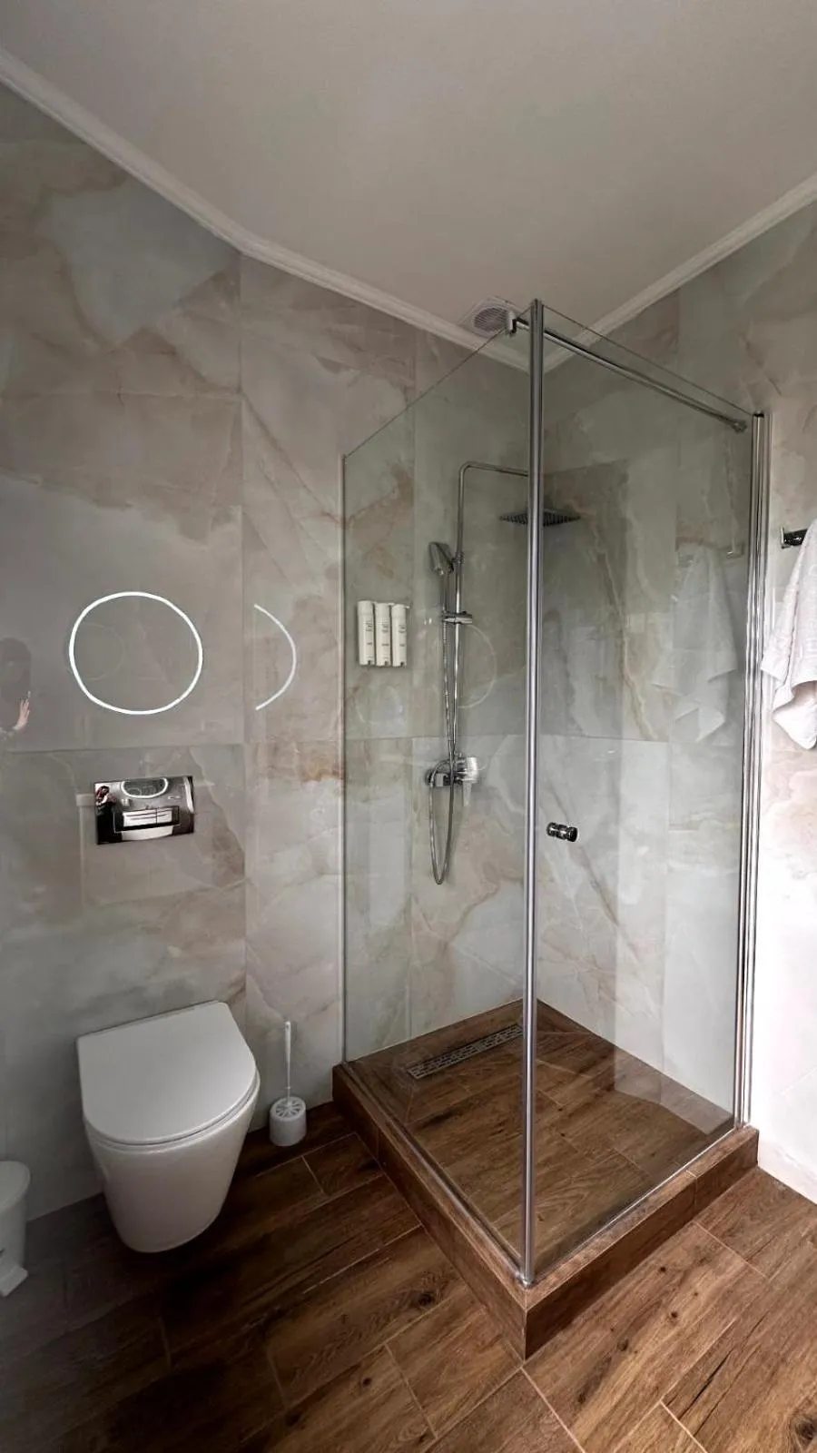 Shower in Eduard Hotel