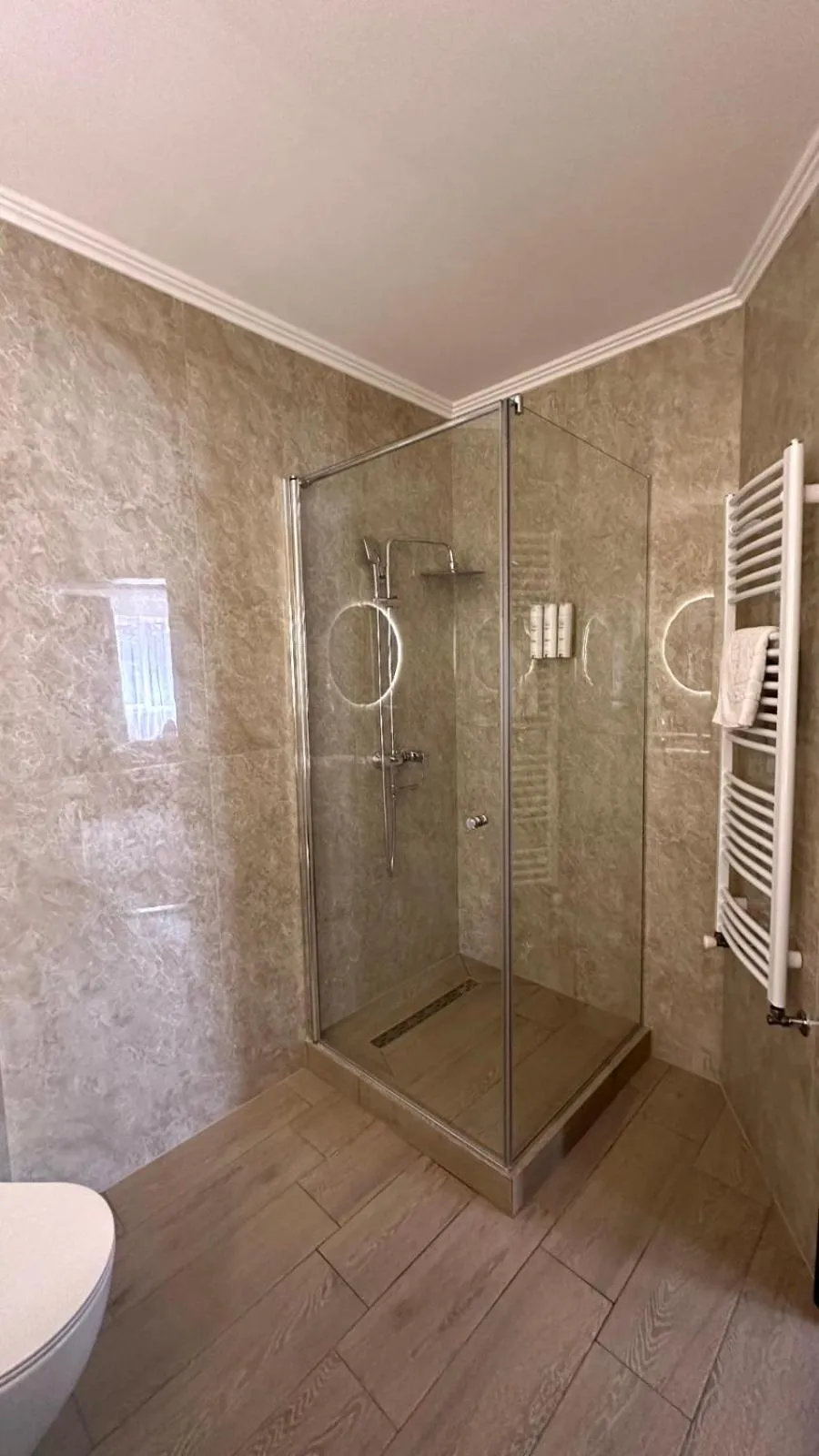 Shower in Eduard Hotel