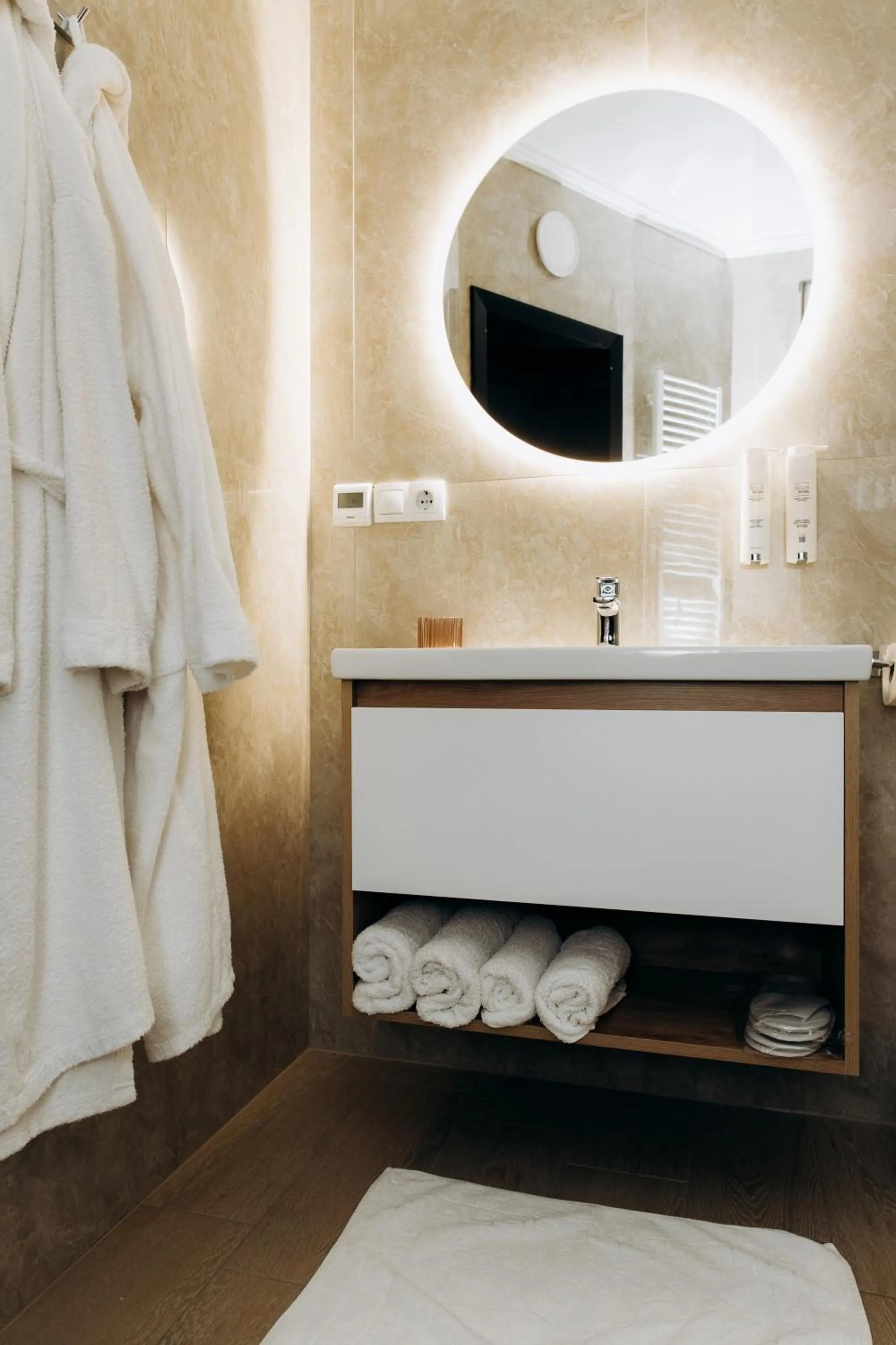 Shower in Eduard Hotel