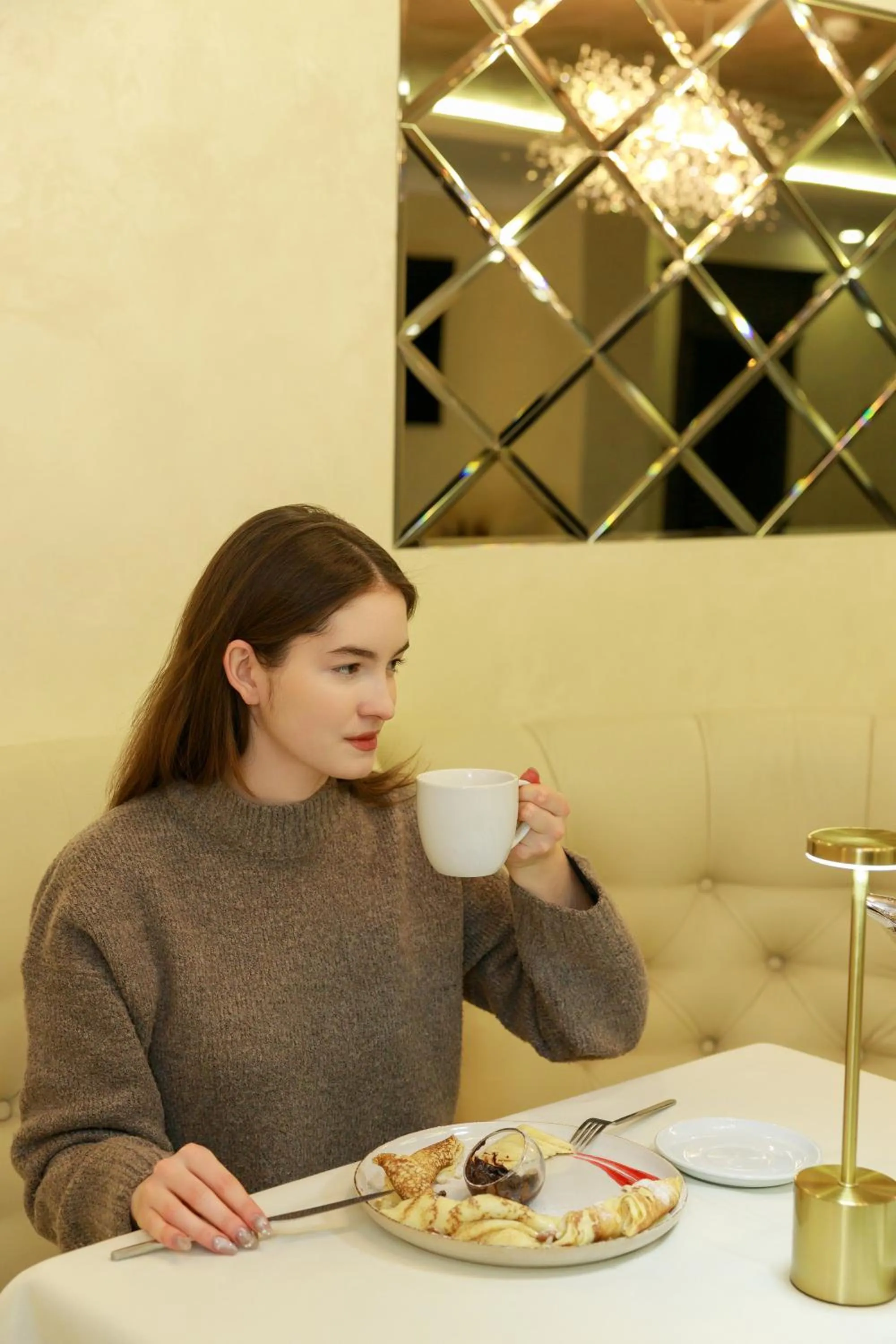 Restaurant/places to eat in Eduard Hotel