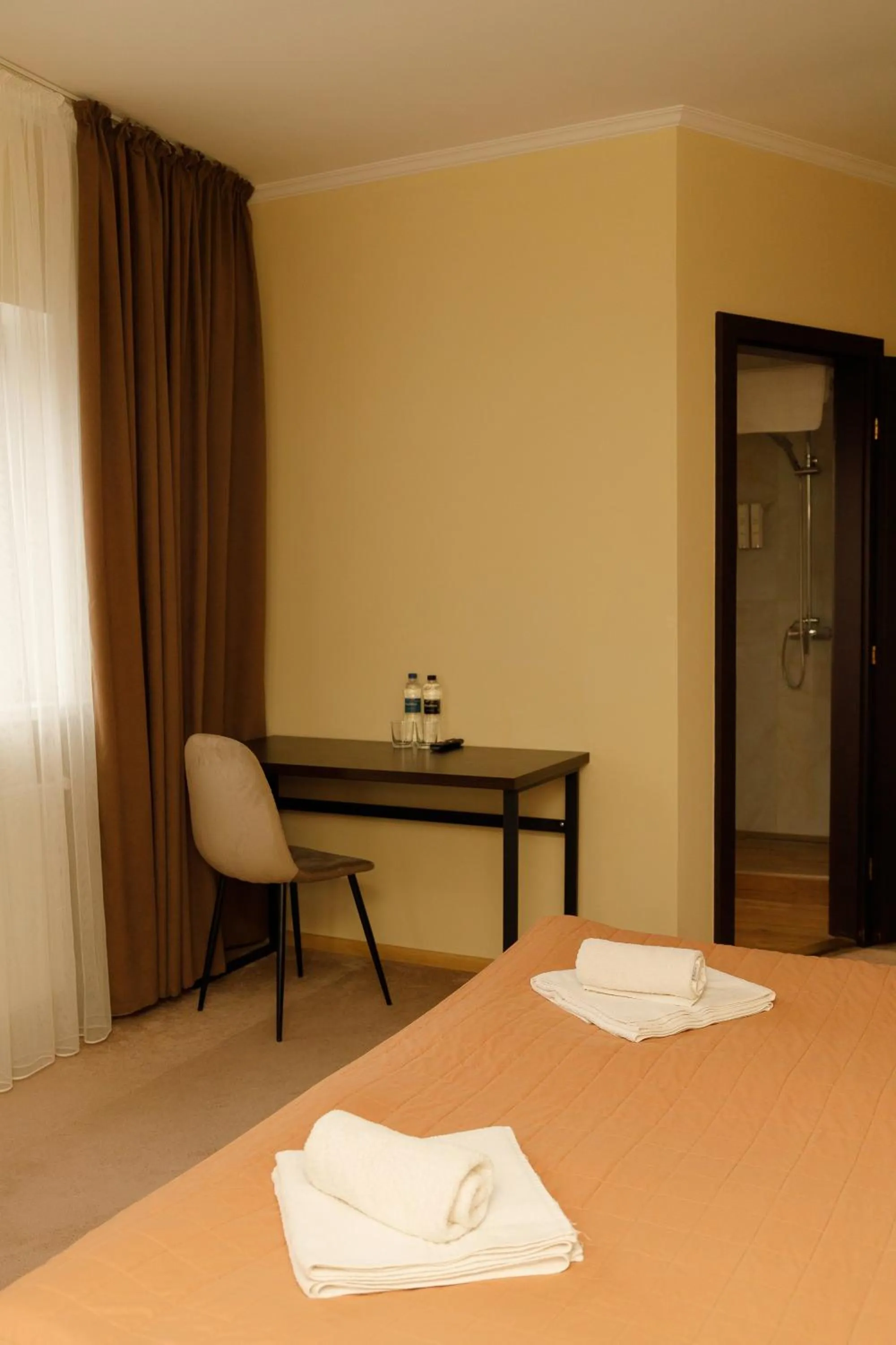 Business facilities, Bed in Eduard Hotel